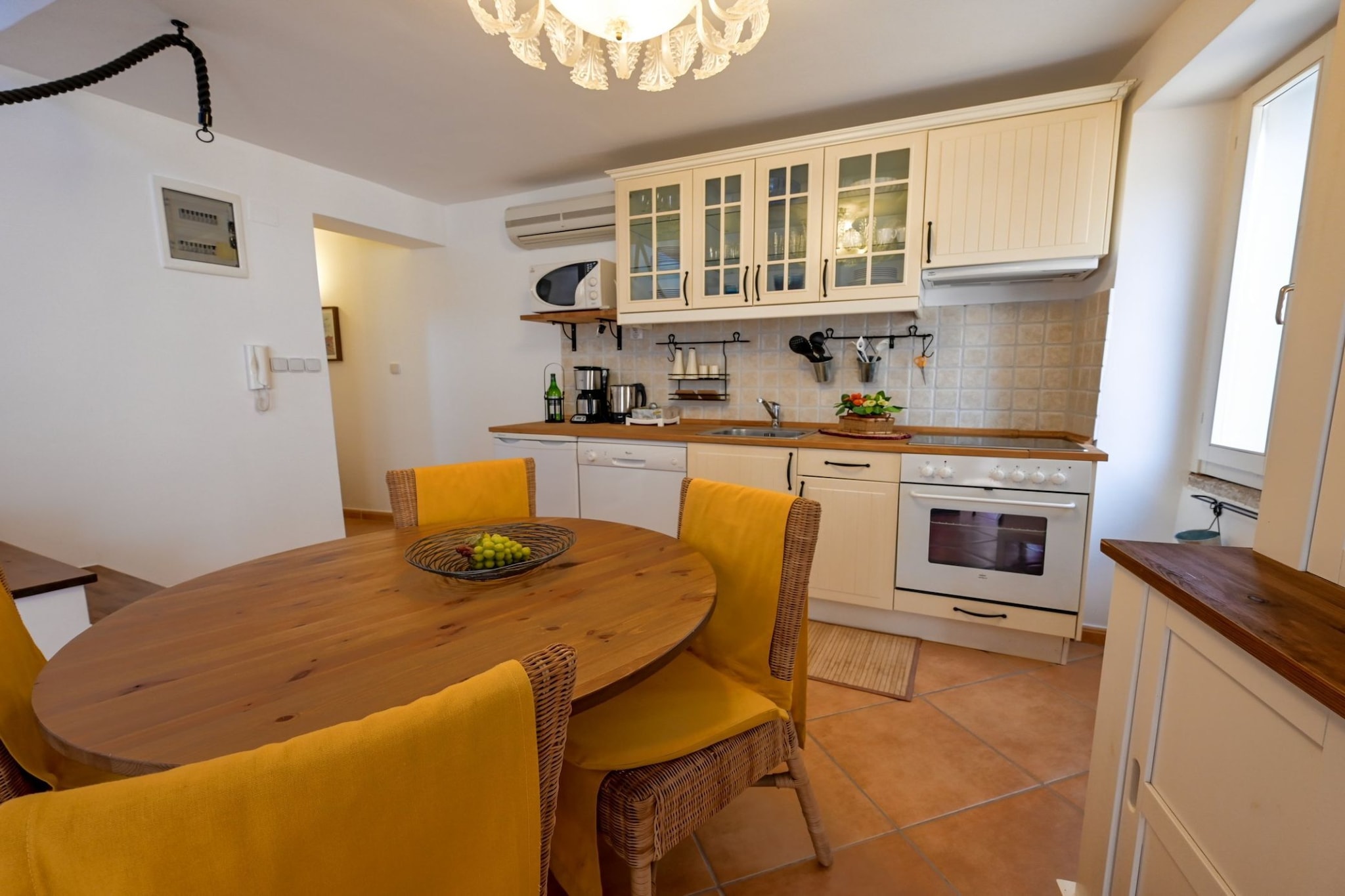 Sleek and Trendy Downtown Apartment - One Bedroom Apartment-Kitchen
