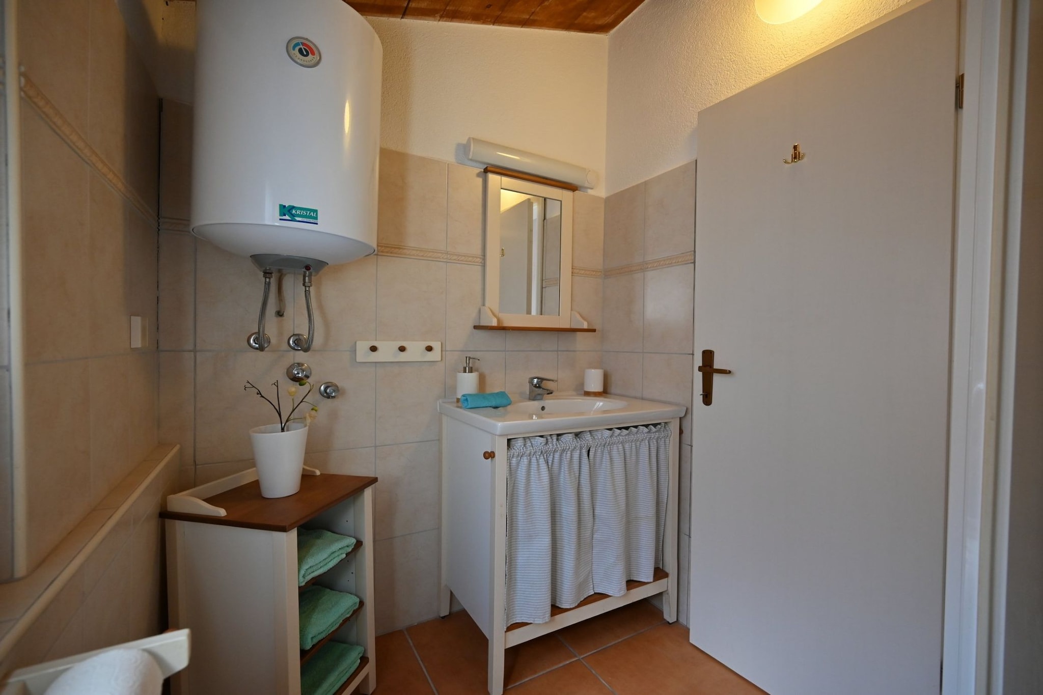 Sleek and Trendy Downtown Apartment - One Bedroom Apartment-Bathroom