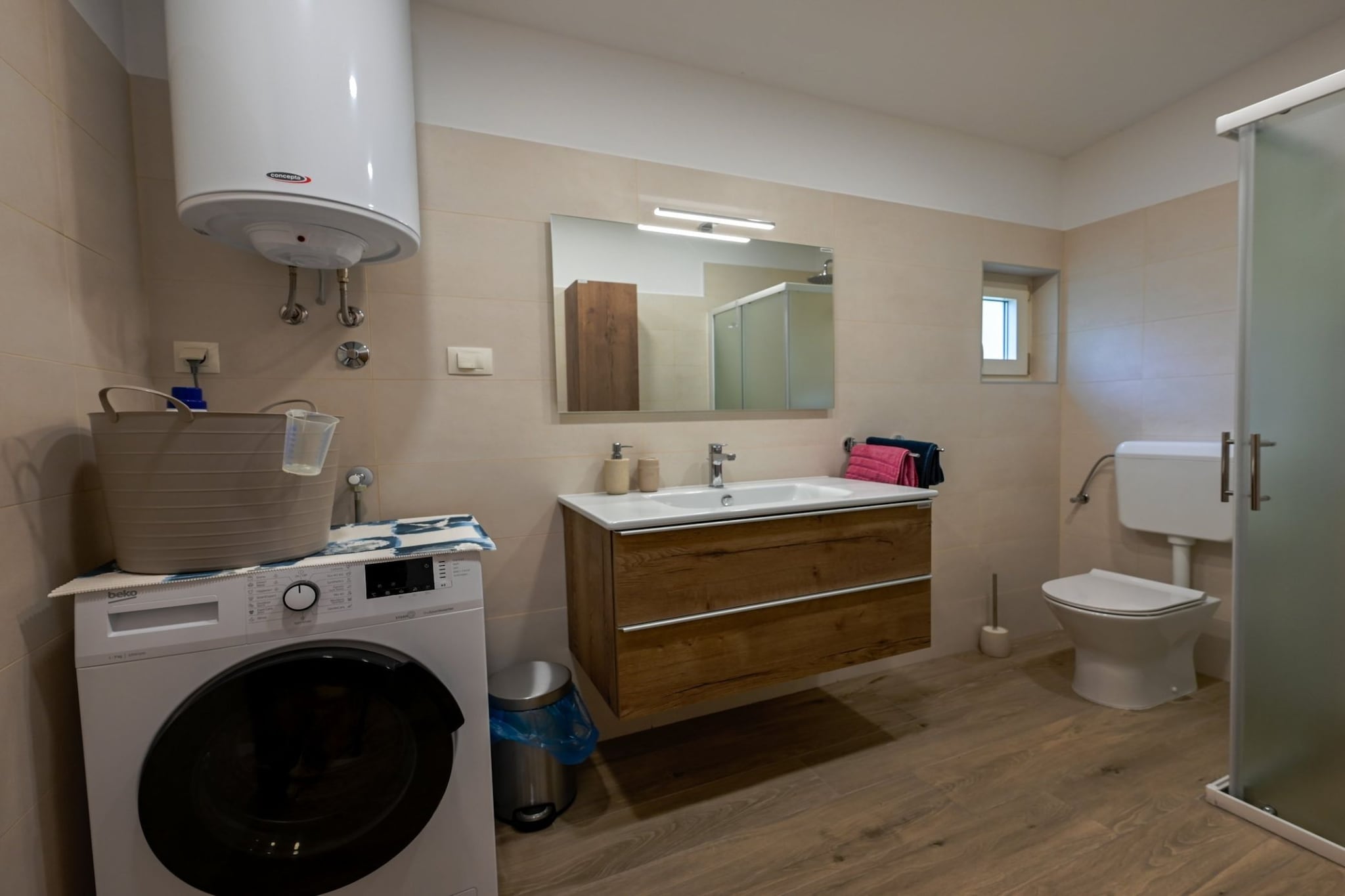 Rovinj Countryside Escape Holiday Home - Two Bedroom Holiday Home with Terrace-Bathroom