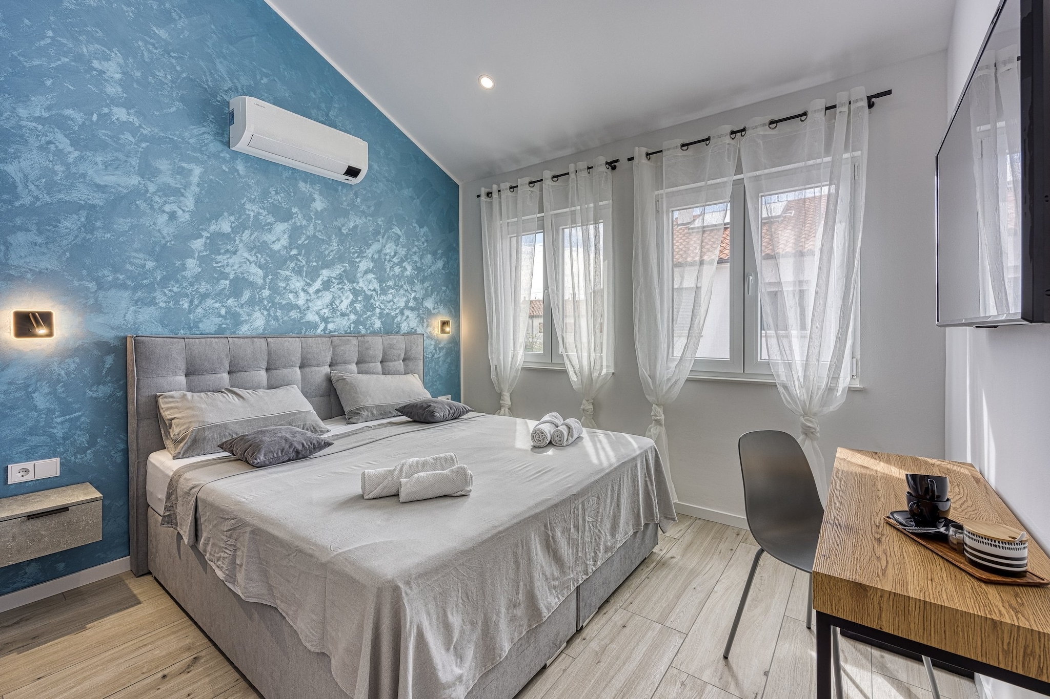 Peaceful Blooming Villa with Pool - Four Bedroom Villa with Pool-Schlafzimmer