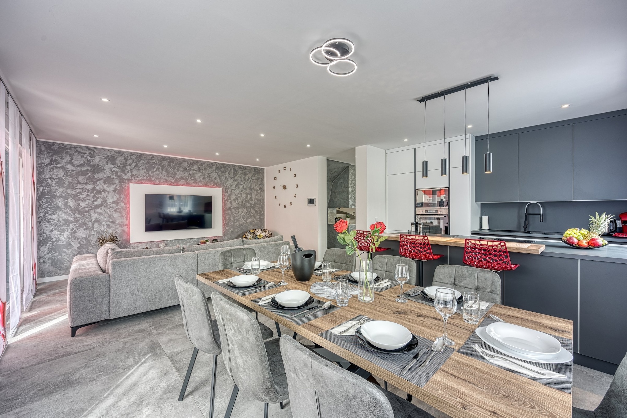 Peaceful Blooming Villa with Pool - Four Bedroom Villa with Pool-Küche