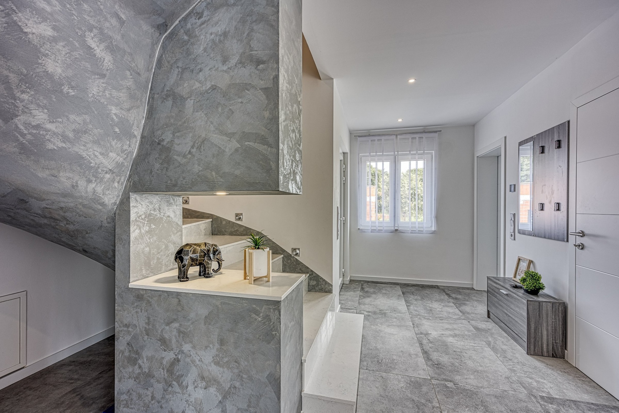 Peaceful Blooming Villa with Pool - Four Bedroom Villa with Pool-Innen