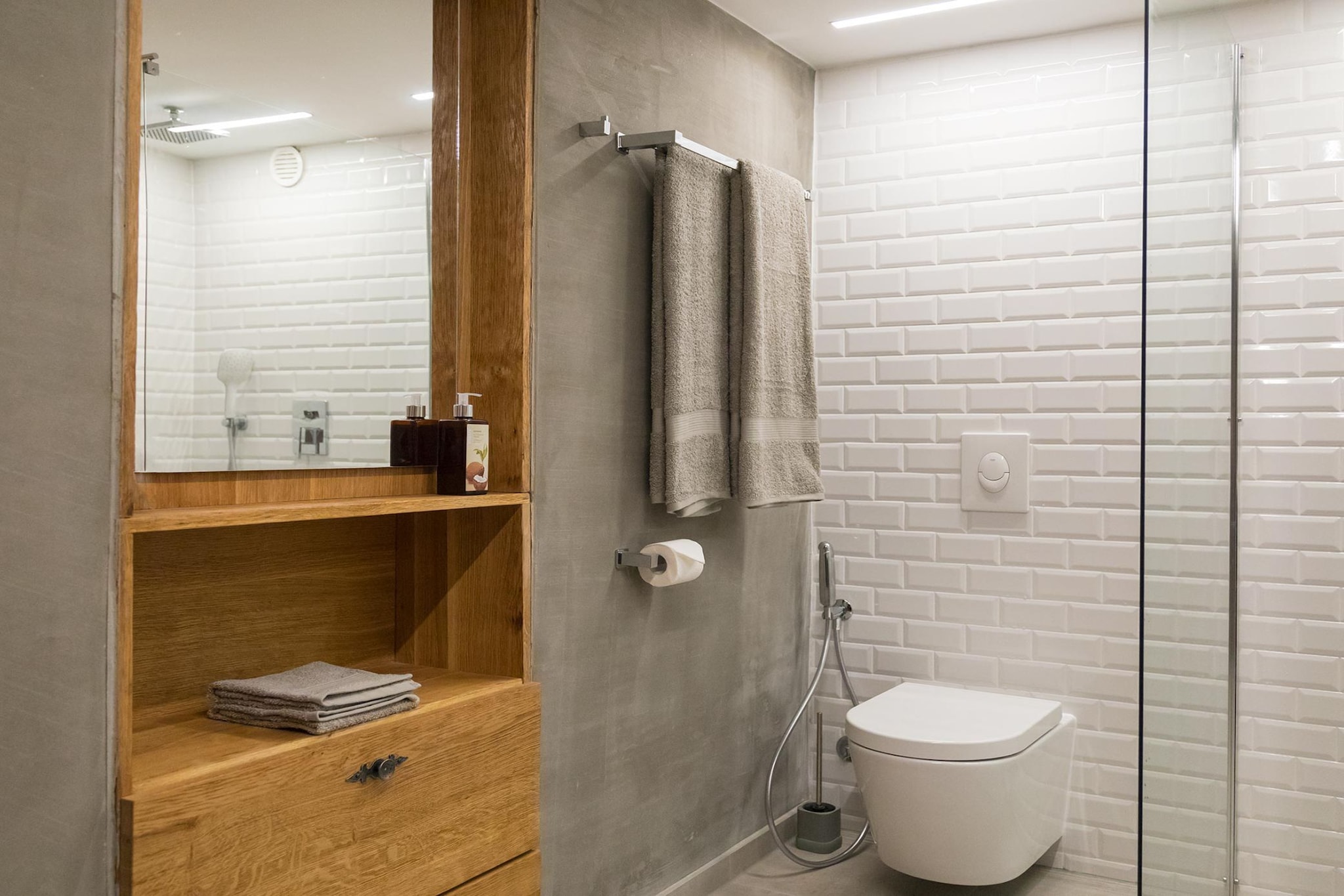 Rovinj City Haven - One Bedroom Apartment-Bathroom