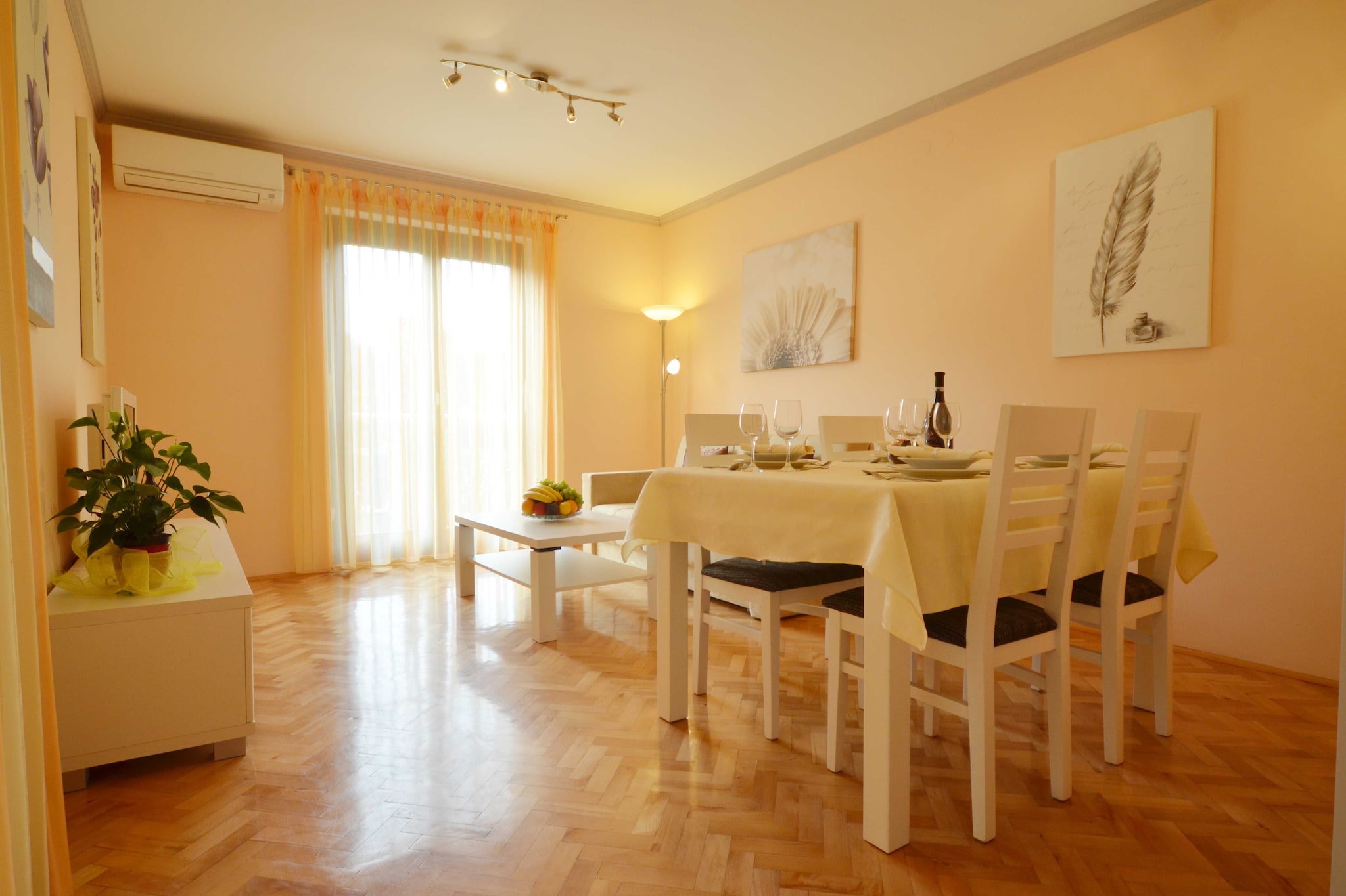 Coastal Breeze Apartment in Rovinj-Woonkamer