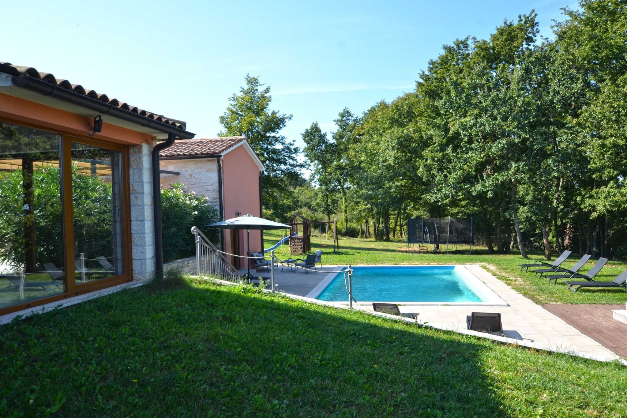 Forest Breeze Retreat in Zminj-Schwimmbad