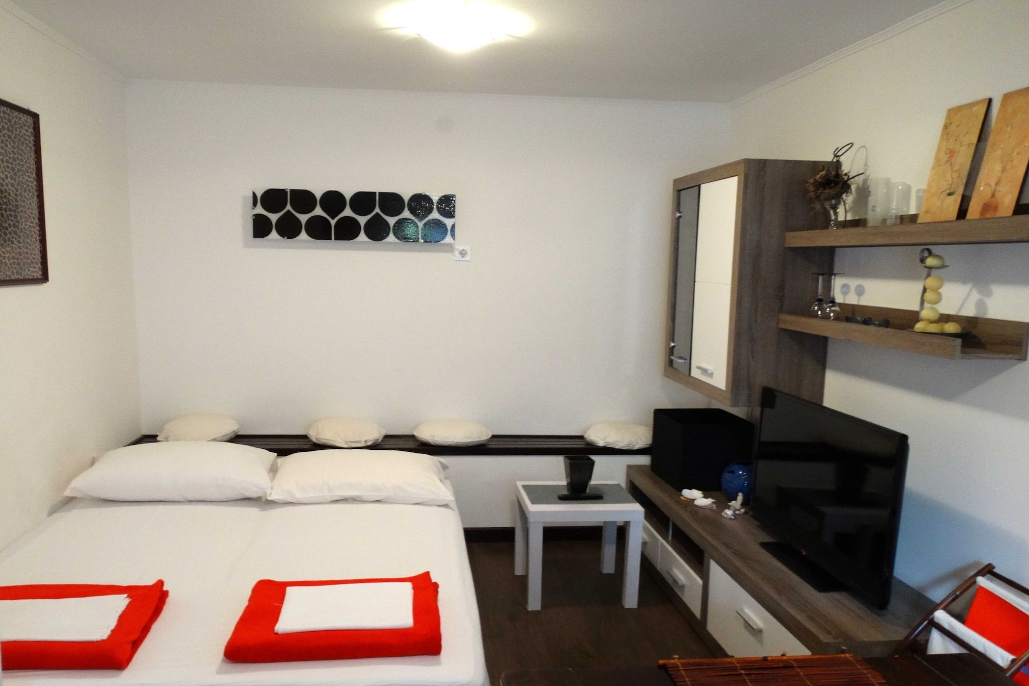 Peaceful and Cozy Apartment with Terrace - One Bedroom Apartment with Terrace