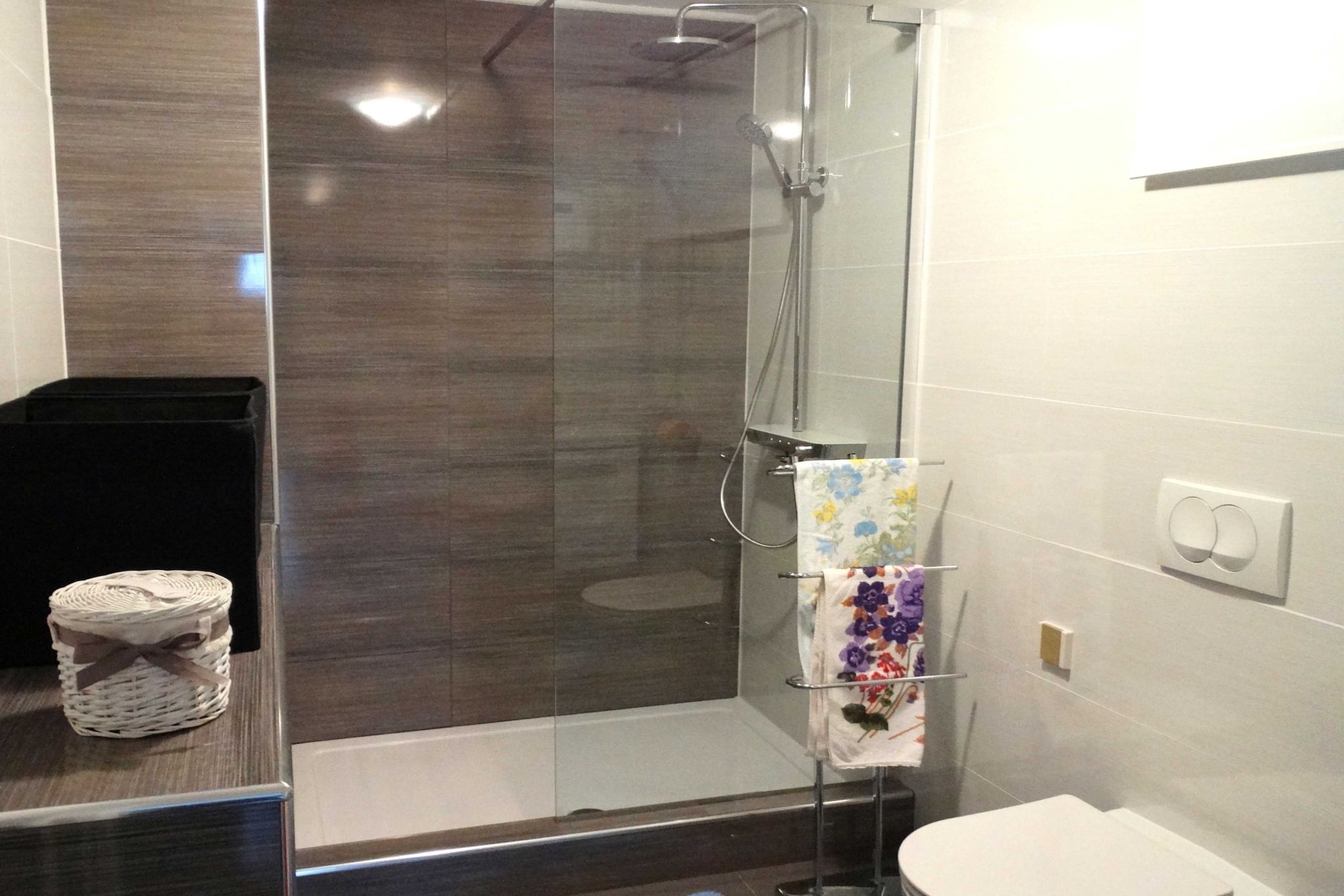 Peaceful and Cozy Apartment with Terrace - One Bedroom Apartment with Terrace-Badkamer