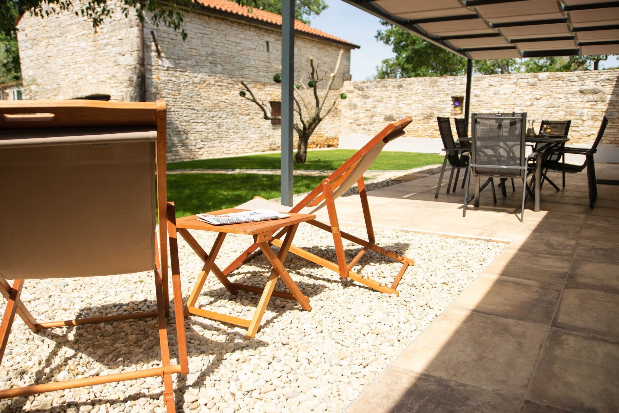 The Poolside Stone House in Bale-Außenbereich