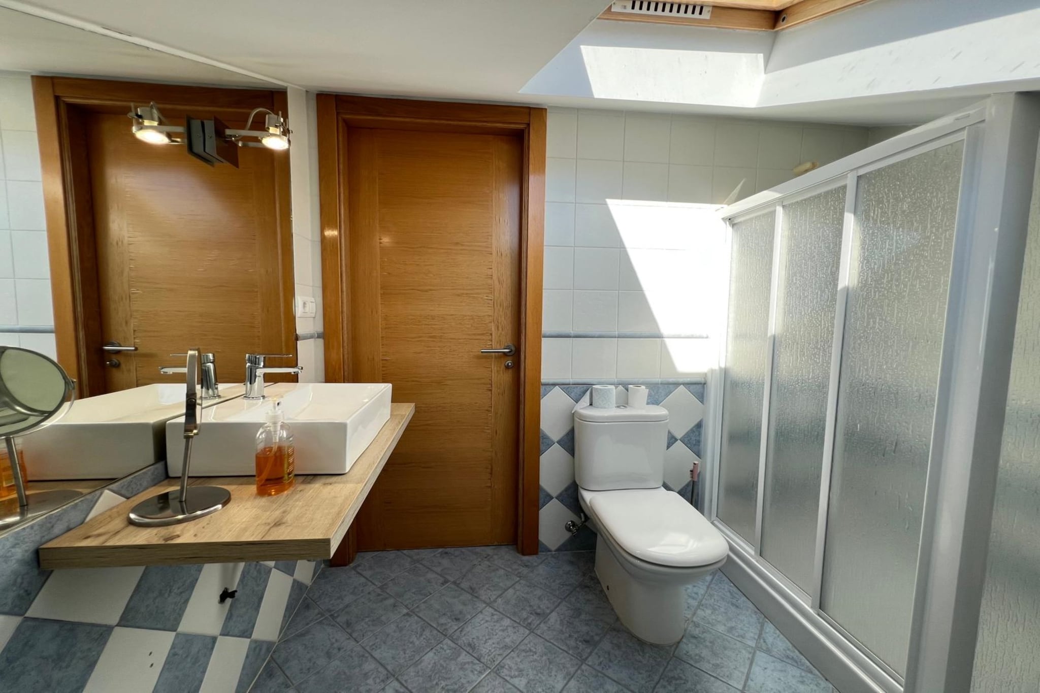 YourHouse Fontevella II-Bathroom