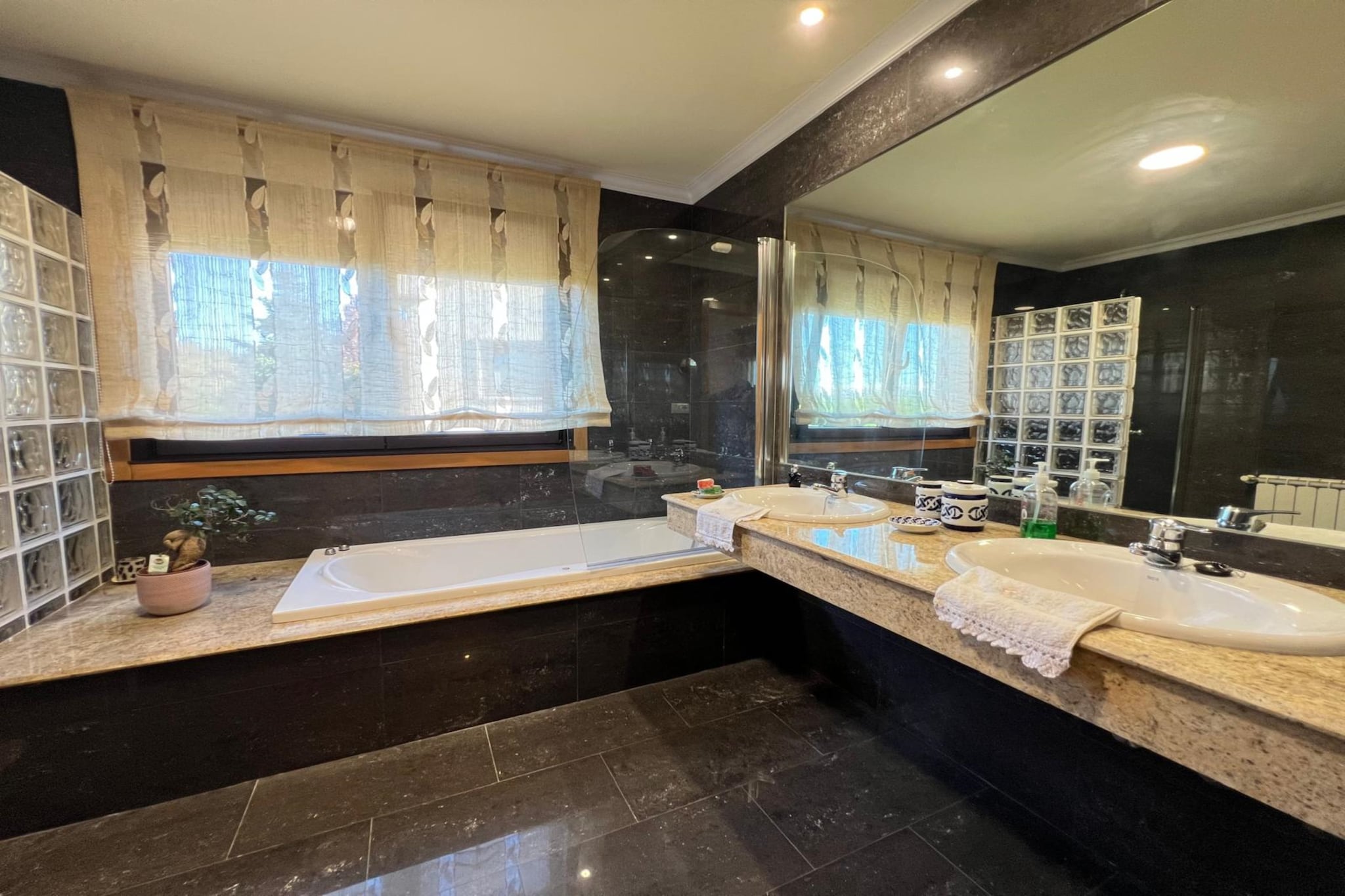 YourHouse Fontevella II-Bathroom