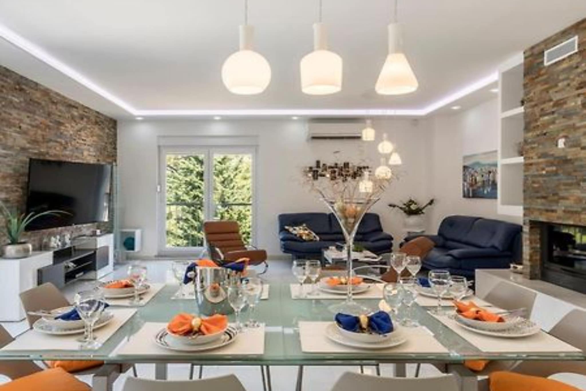 Modern & Stylish Villa with Private Pool - Four Bedroom Villa with Pool-Living room