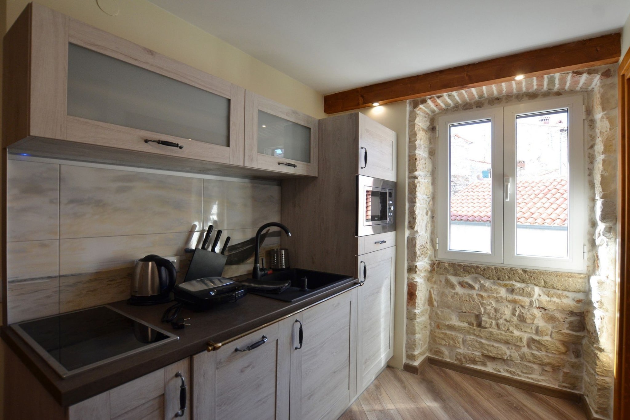 Urban and Upscale Homes Rovinj Old Town - Classic One Bedroom Apartment  (owner A2)-Keuken