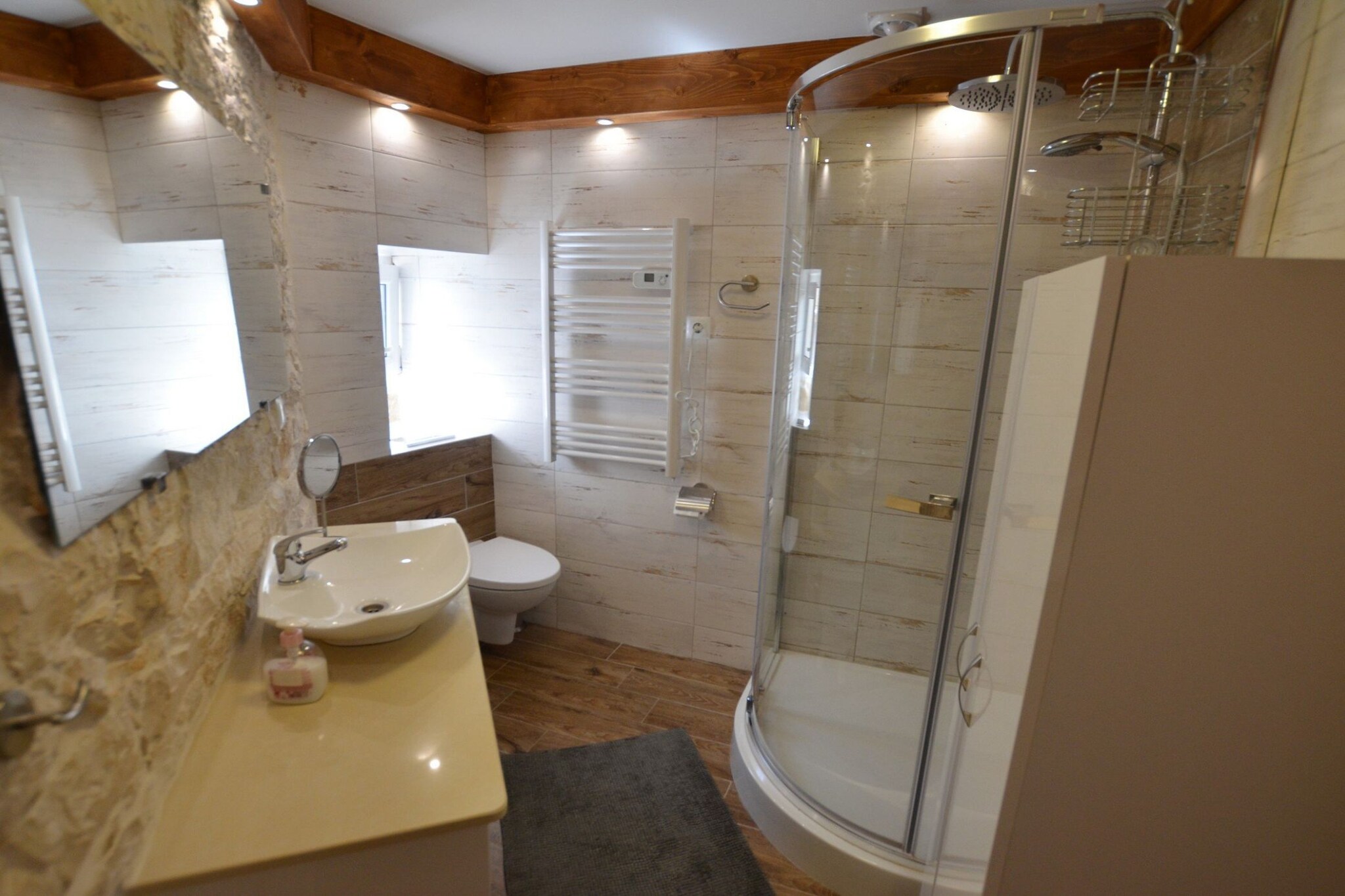 Urban and Upscale Homes Rovinj Old Town - Classic One Bedroom Apartment  (owner A2)-Badkamer