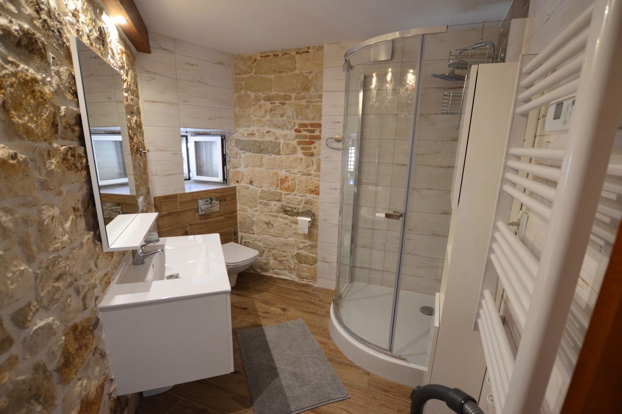 Urban and Upscale Homes Rovinj Old Town - Standard One Bedroom Apartment (owner A3)-Badkamer