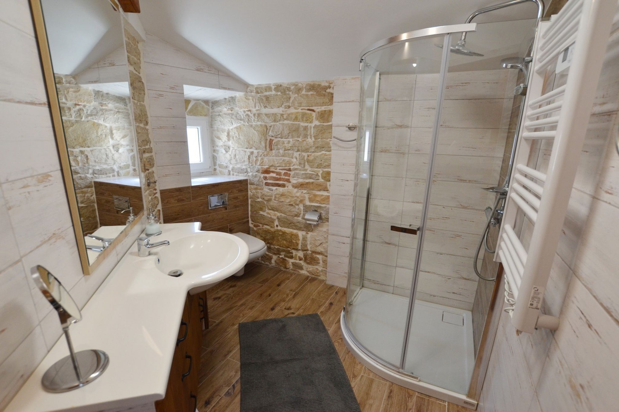 Urban and Upscale Homes Rovinj Old Town - Comfort One Bedroom Apartment (owner A4)-Badkamer