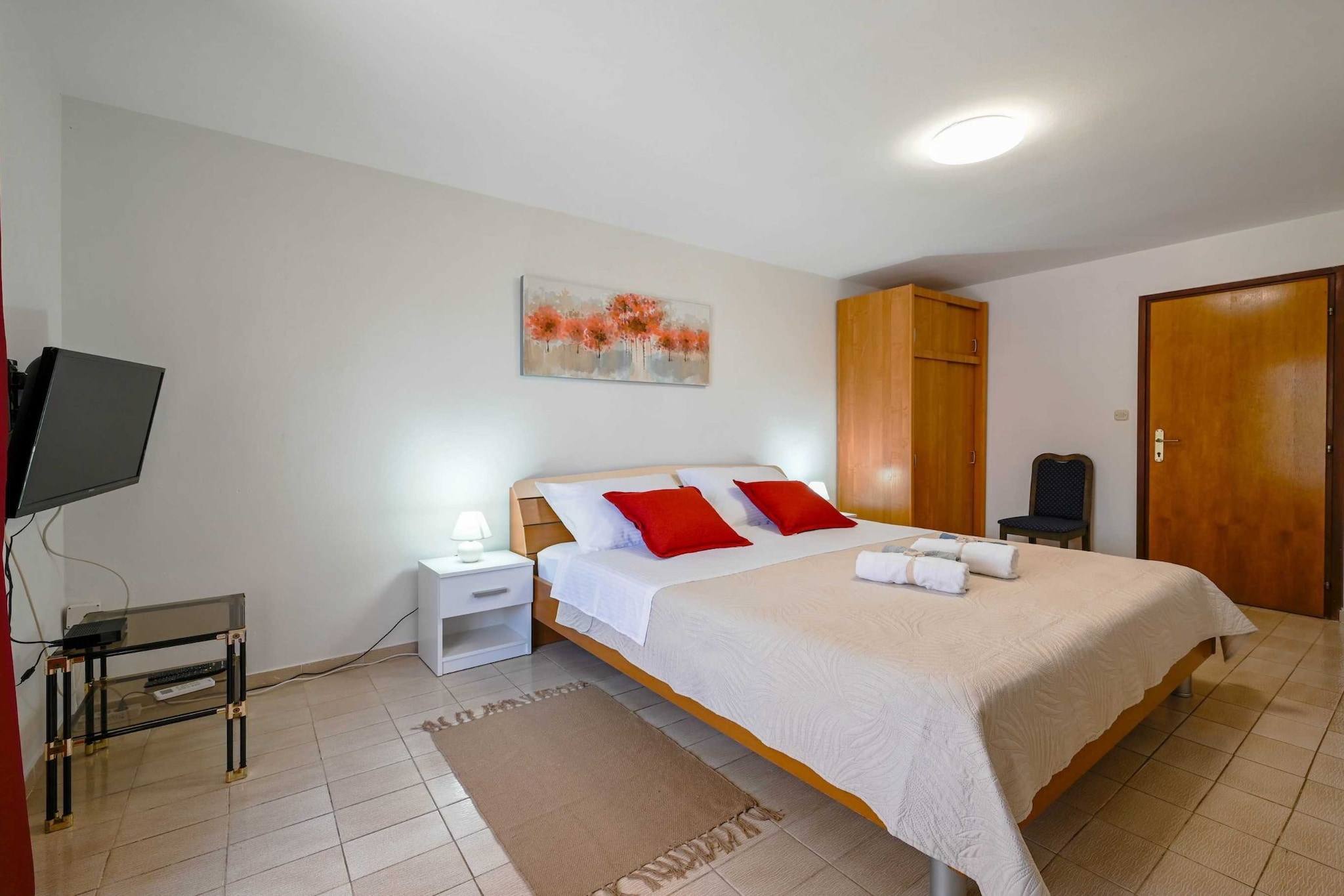 Calm and Stylish Rooms with Balcony - Studio Apartment with Balcony (owner Valsavie1)-Slaapkamer