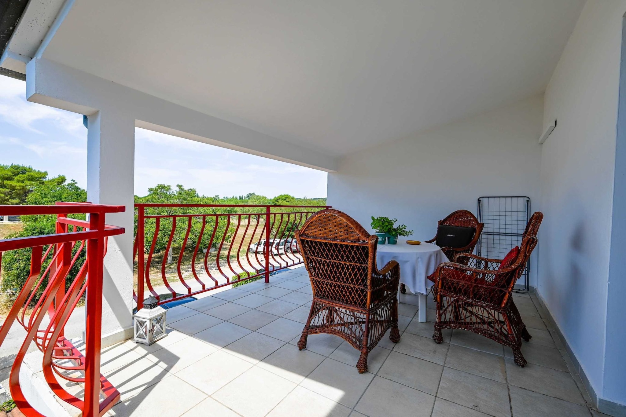 Calm and Stylish Rooms with Balcony - Studio Apartment with Balcony (owner Valsavie1)