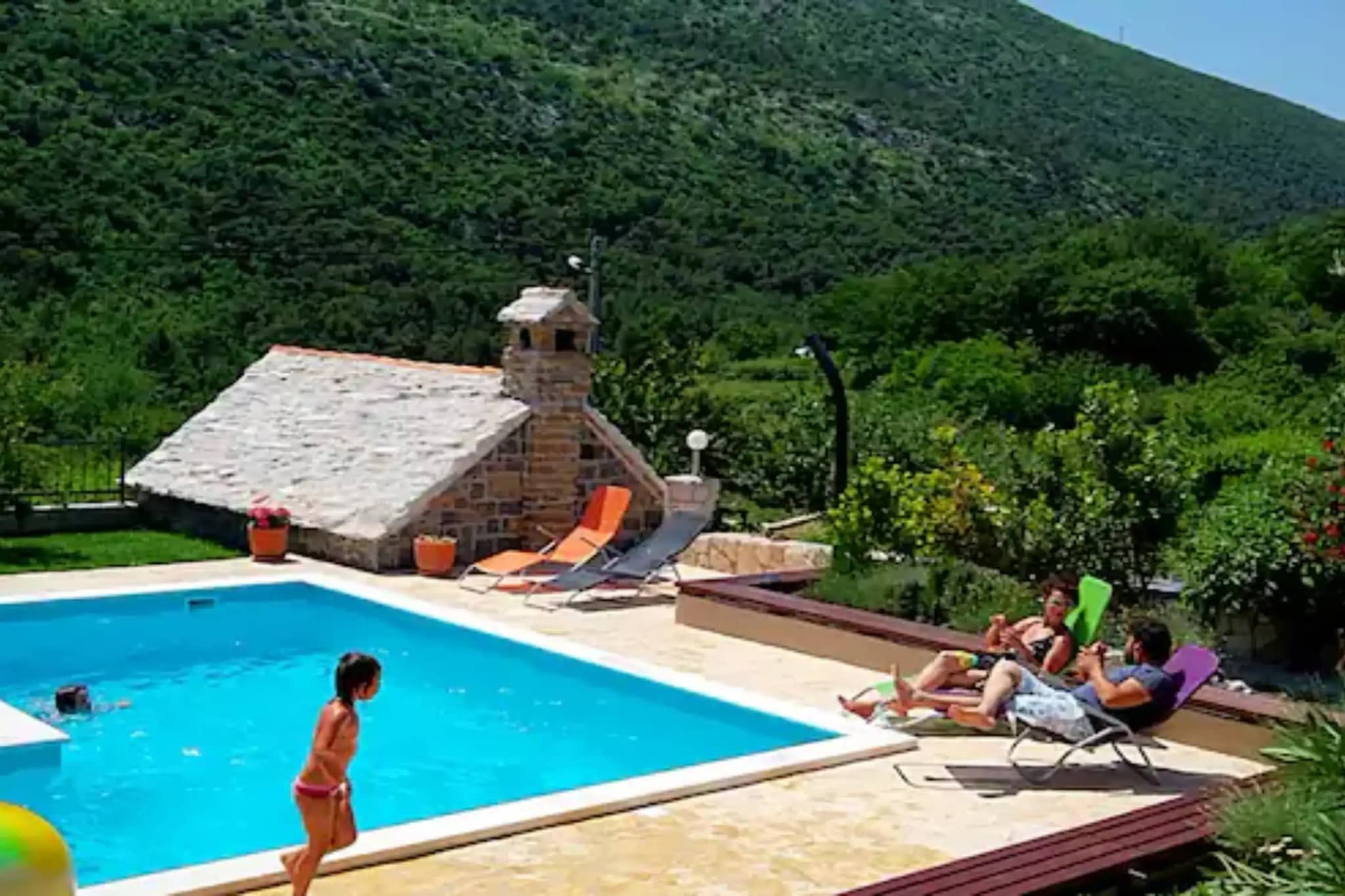 Three Bedroom Villa  With Private Pool-Piscine