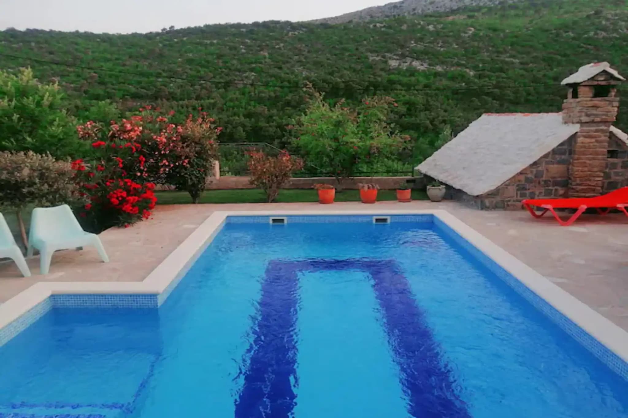 Three Bedroom Villa  With Private Pool-Piscine