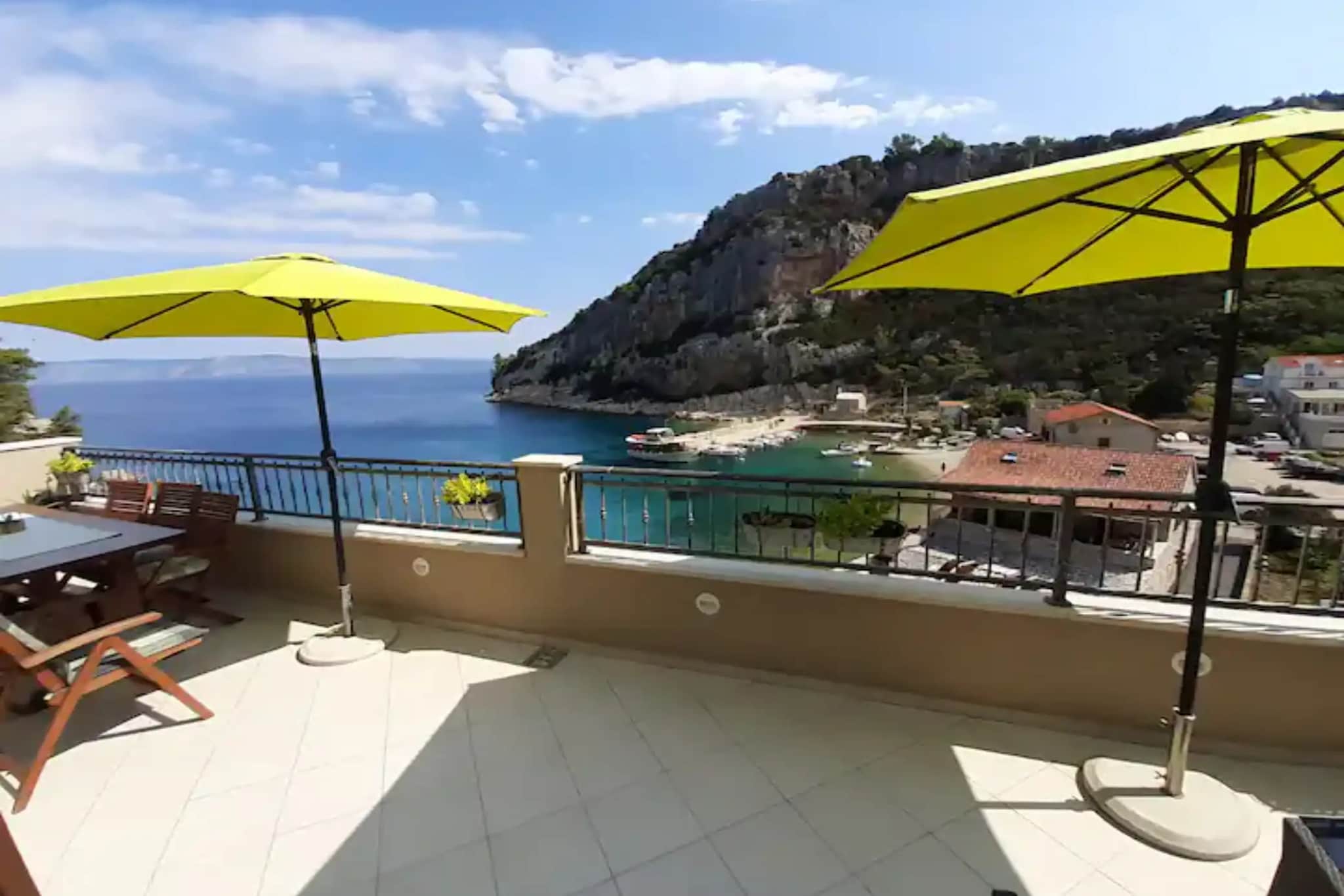 Three Bedroom Villa  With Private Pool-Balcon-terrasse