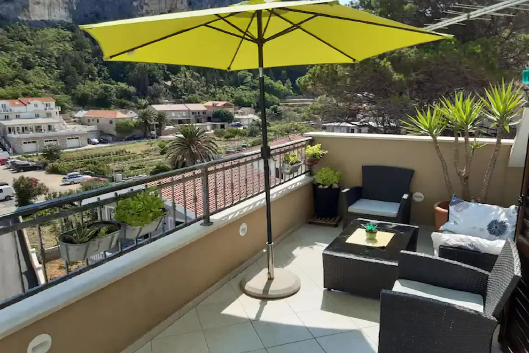 Three Bedroom Villa  With Private Pool-Balcon-terrasse