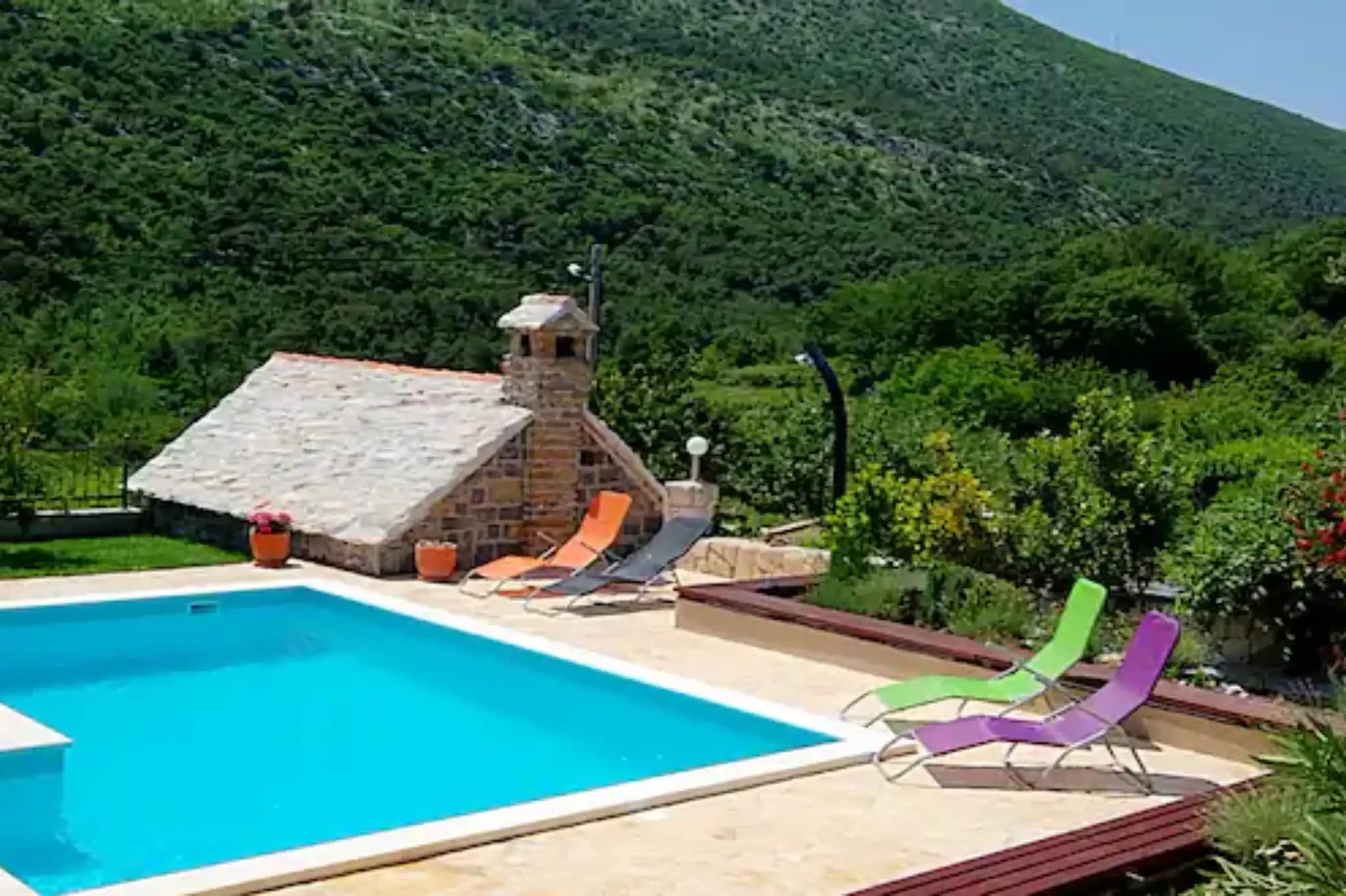 Three Bedroom Villa  With Private Pool-Piscine