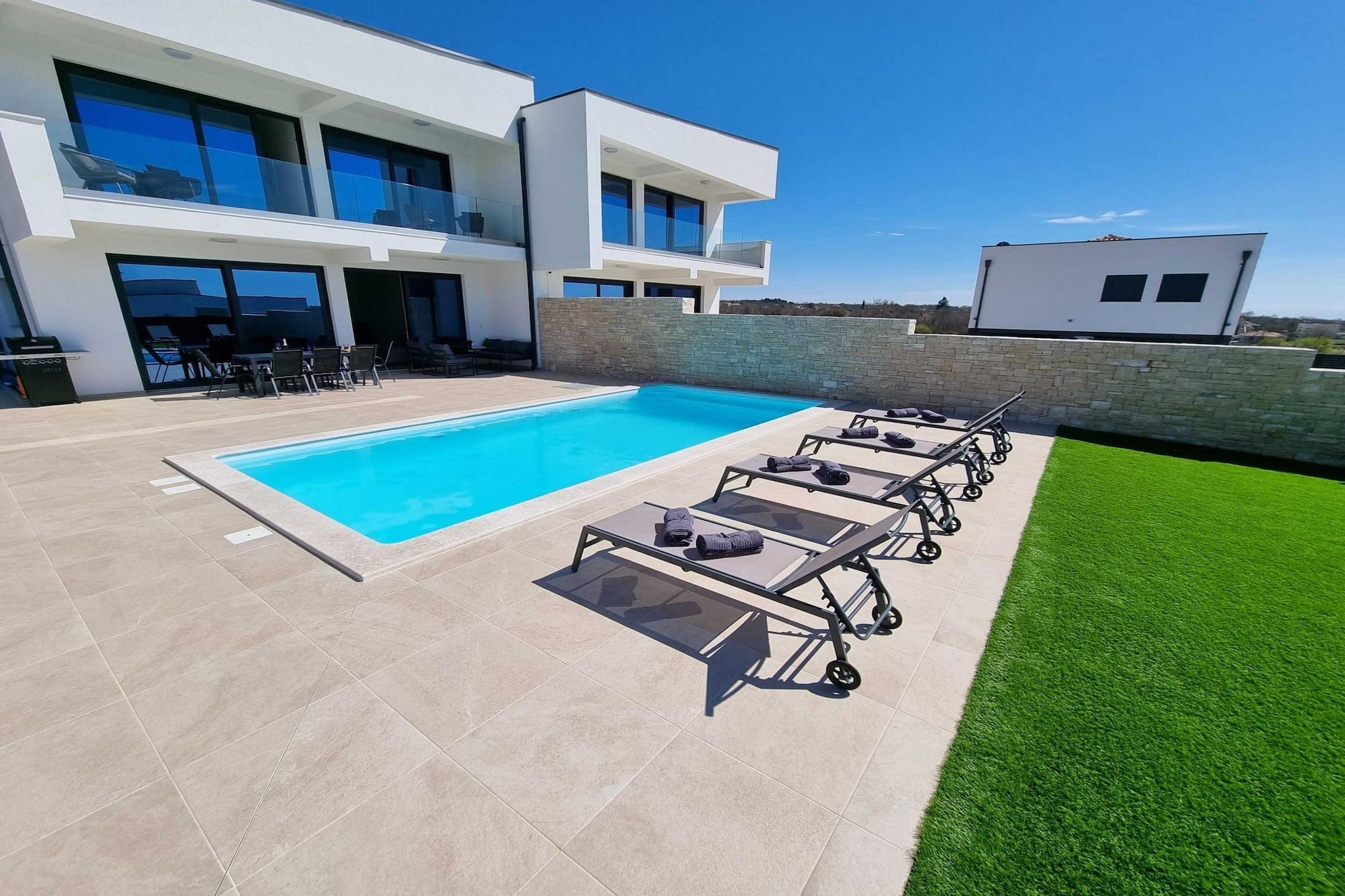 Sunset Garden Villa in Kanfanar-Zwembad