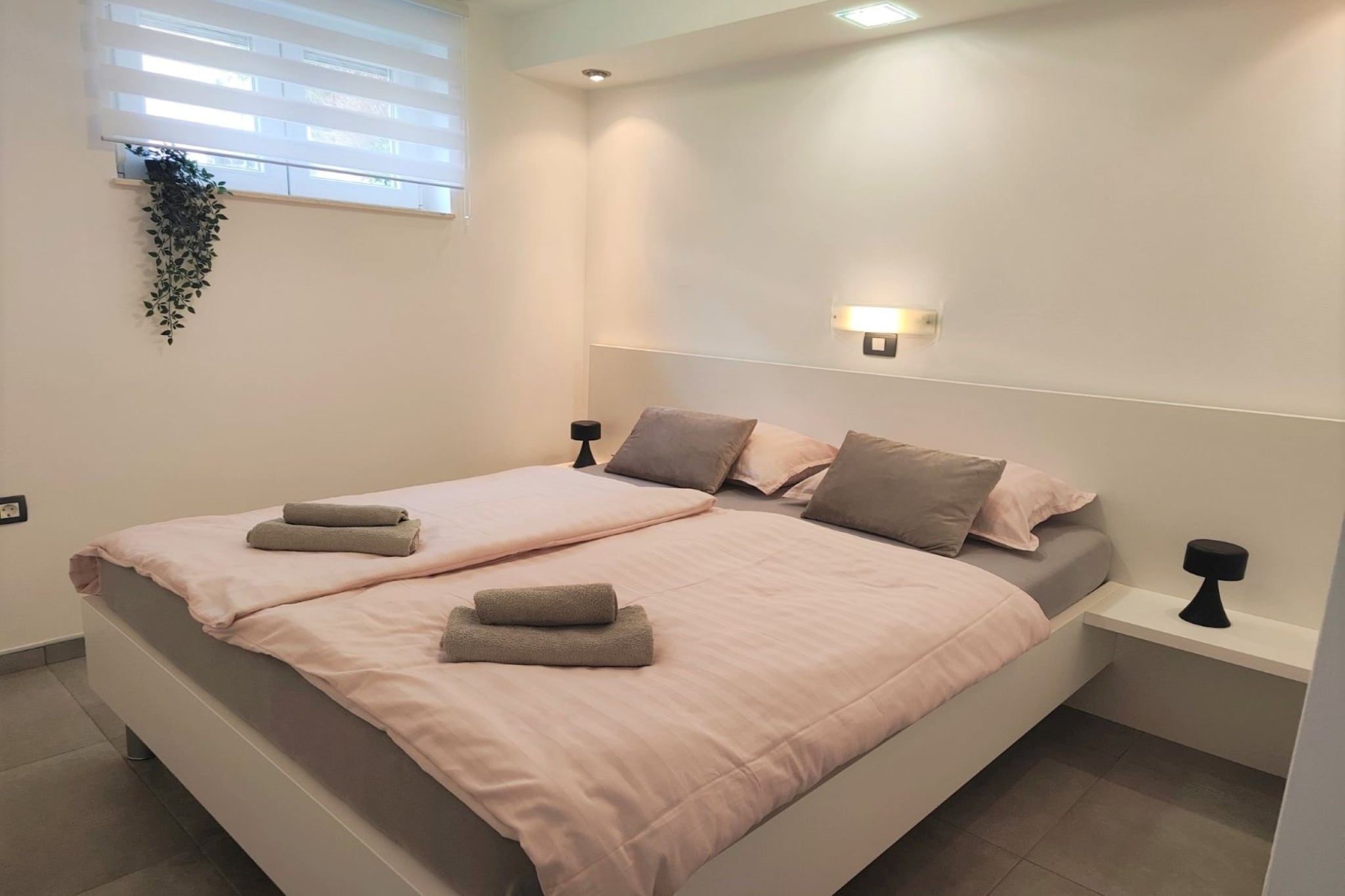 Modern Crikvenica Apartments with Sea View - One Bedroom Apartment with Terrace-Slaapkamer