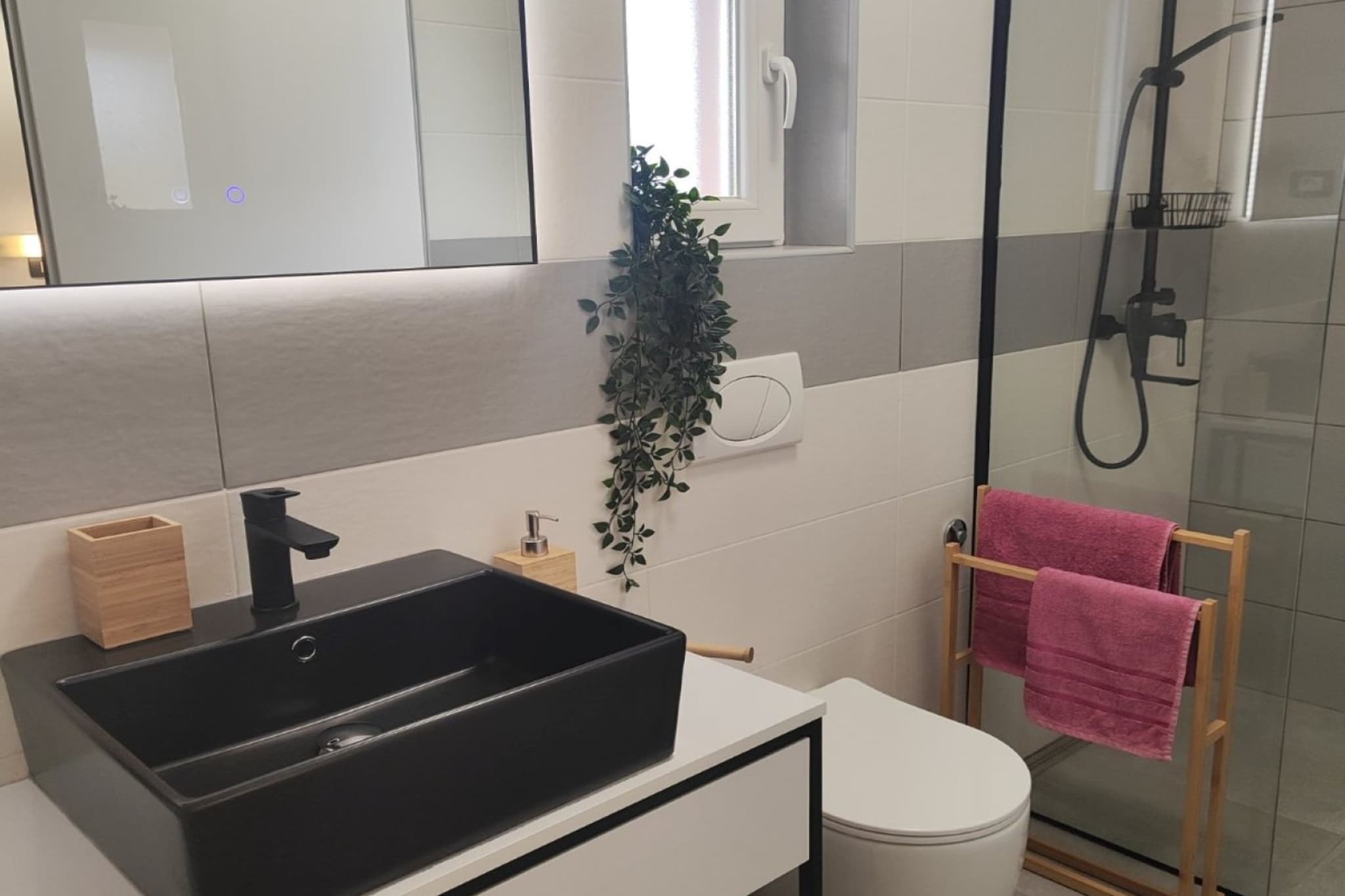 Modern Crikvenica Apartments with Sea View - One Bedroom Apartment with Terrace-Badkamer