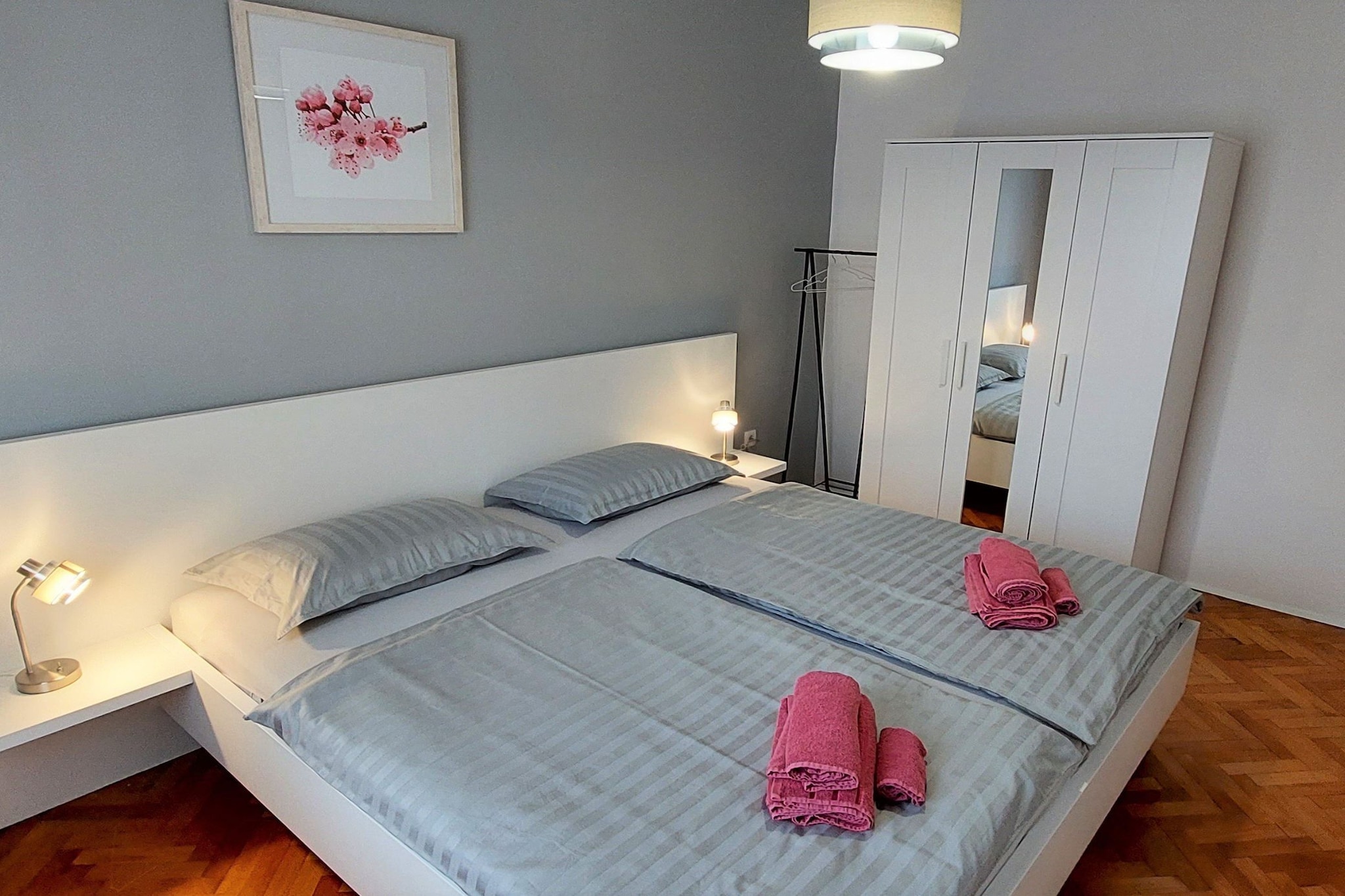 Modern Crikvenica Apartments with Sea View - Two Bedroom Apartment with Balcony-Slaapkamer