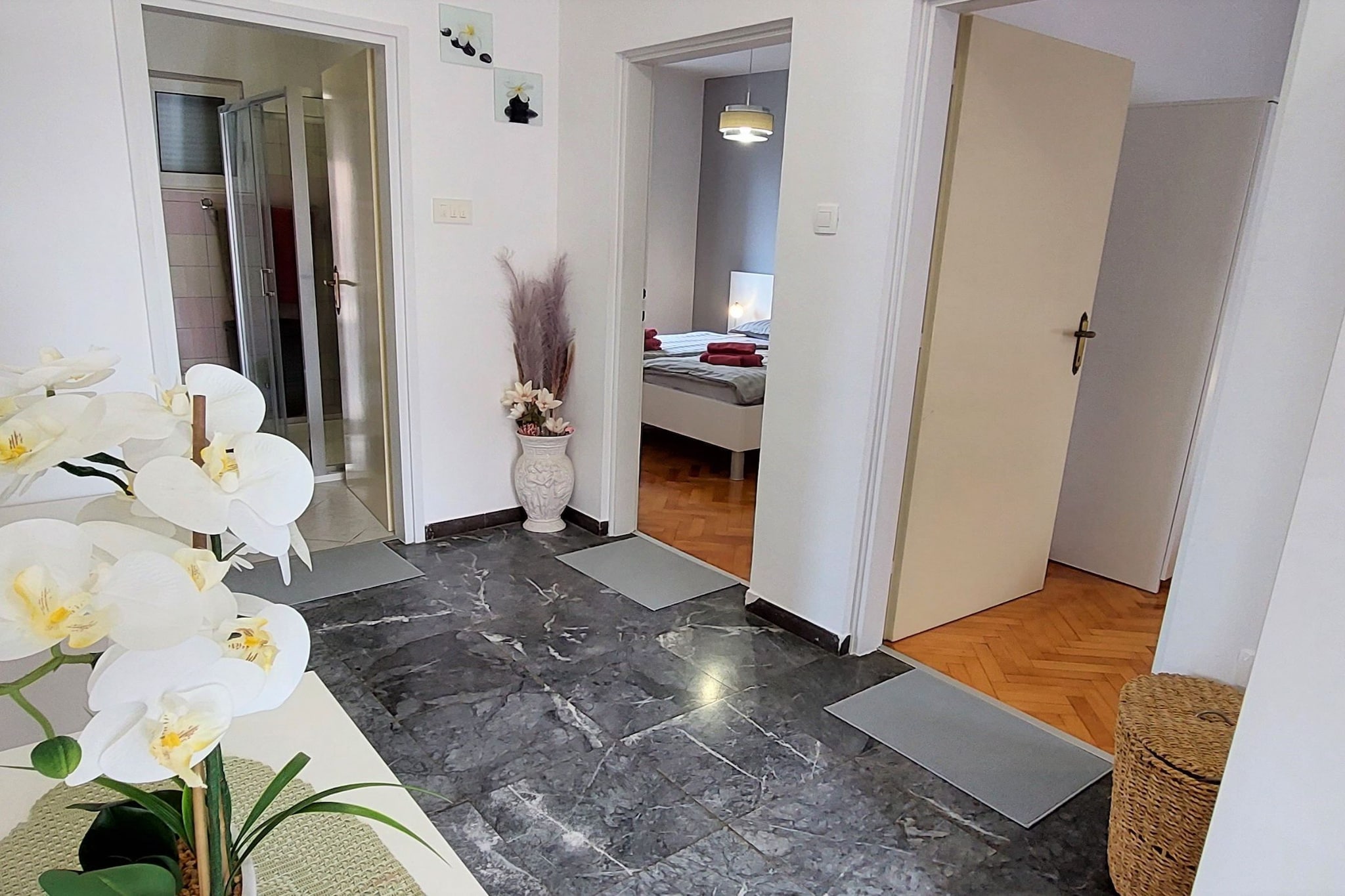 Modern Crikvenica Apartments with Sea View - Two Bedroom Apartment with Balcony-Binnen
