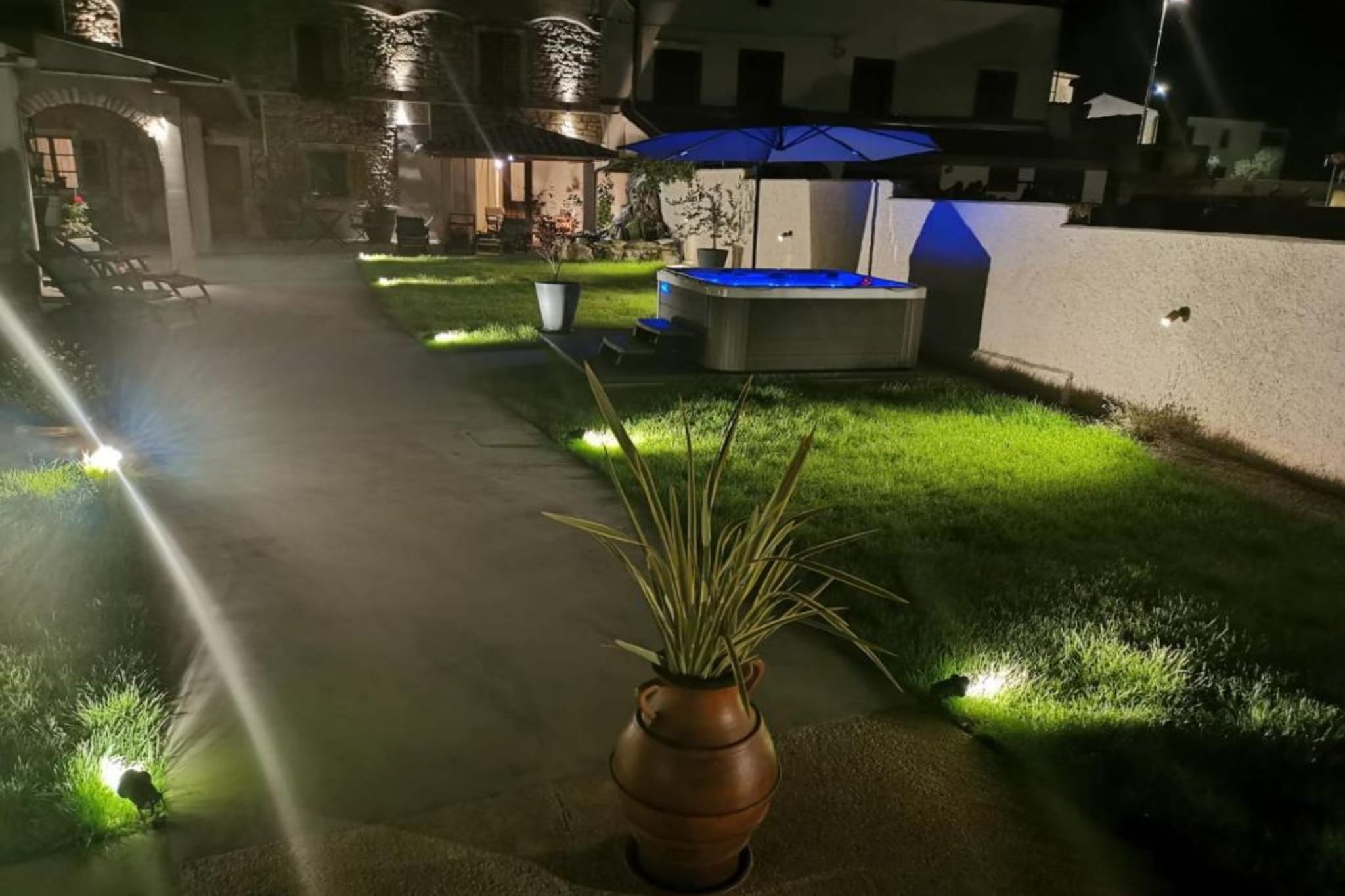 Deluxe one bedroom apartment (A3)-Buitenlucht