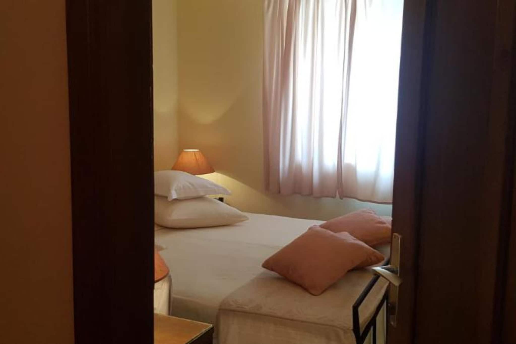 Deluxe one bedroom apartment (A3)