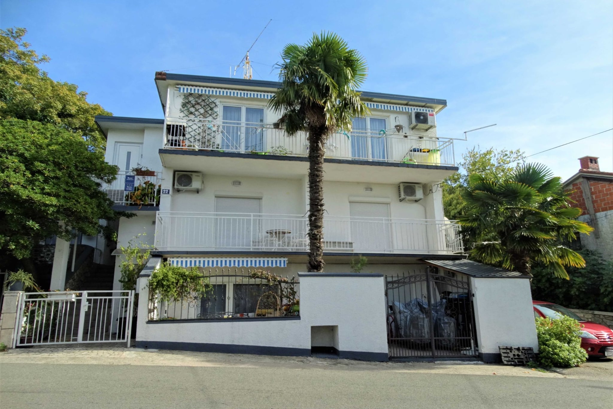 Seafront Chic Crikvenica Apartments - Two Bedroom Apartment with Balcony and Terrace (owner veliki)
