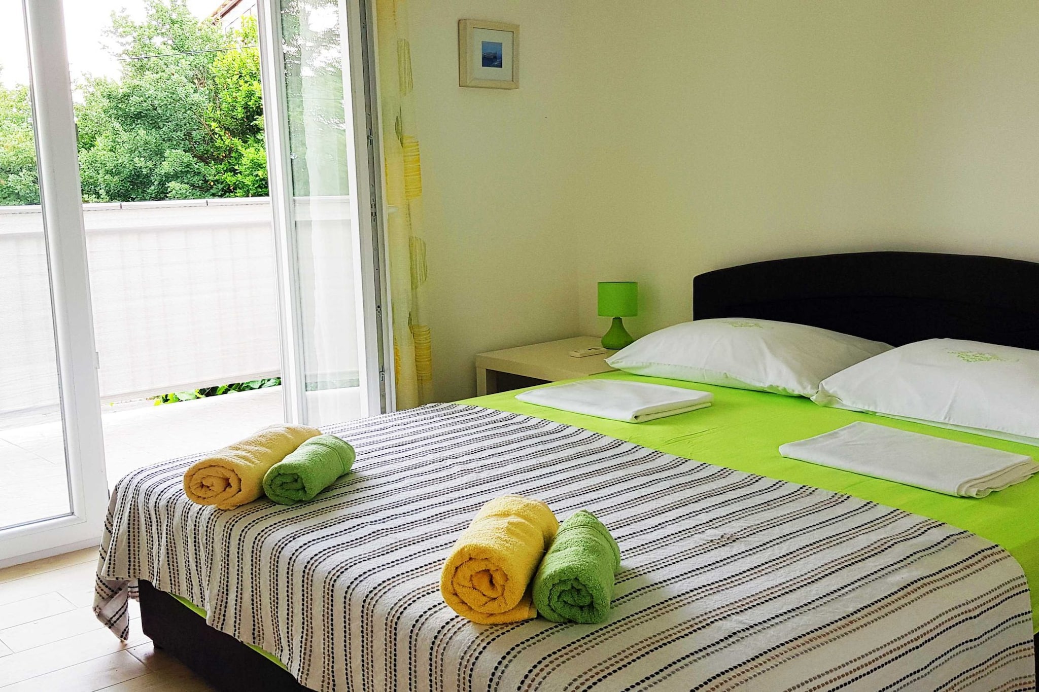 Seafront Chic Crikvenica Apartments - Two Bedroom Apartment with Balcony and Terrace (owner veliki)-Chambre