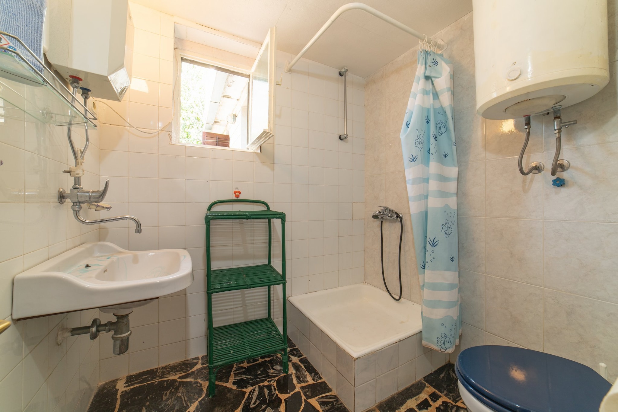 Two Bedroom Holiday Home-Bathroom