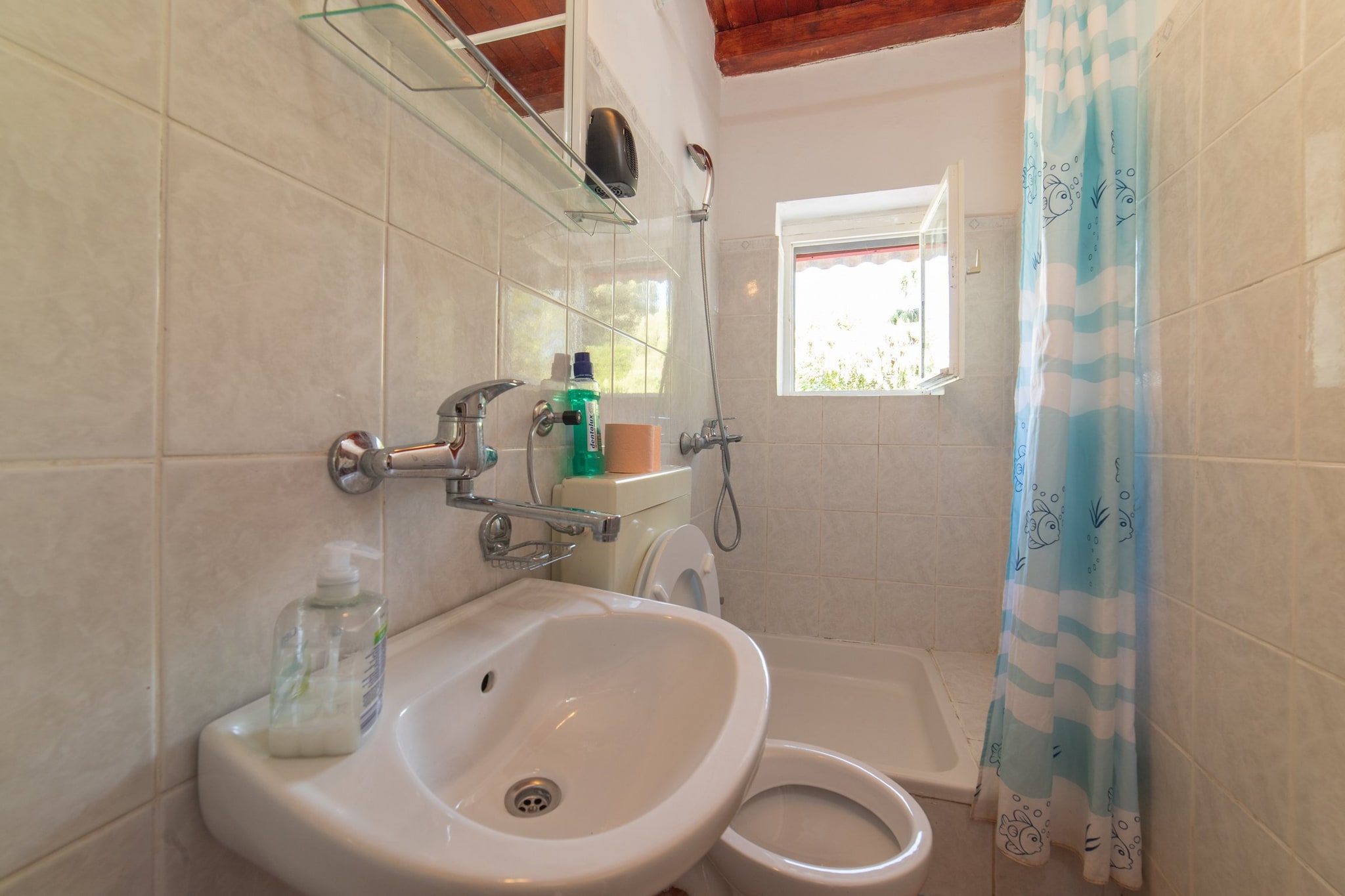 Two Bedroom Holiday Home-Bathroom