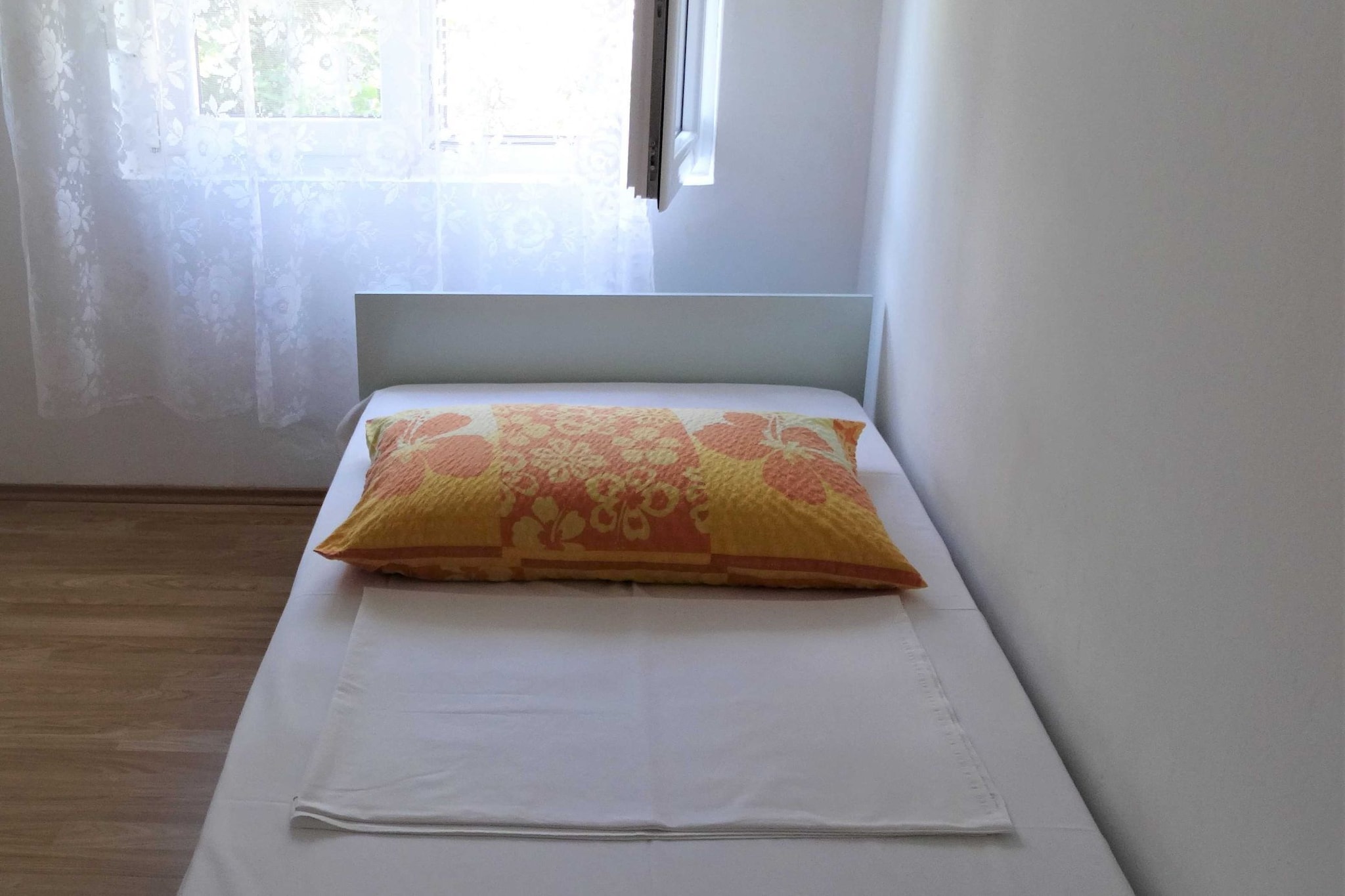 Airy Crikvenica Apartment with Terrace close to Beach - Three Bedroom Apartment  with Terrace-Slaapkamer