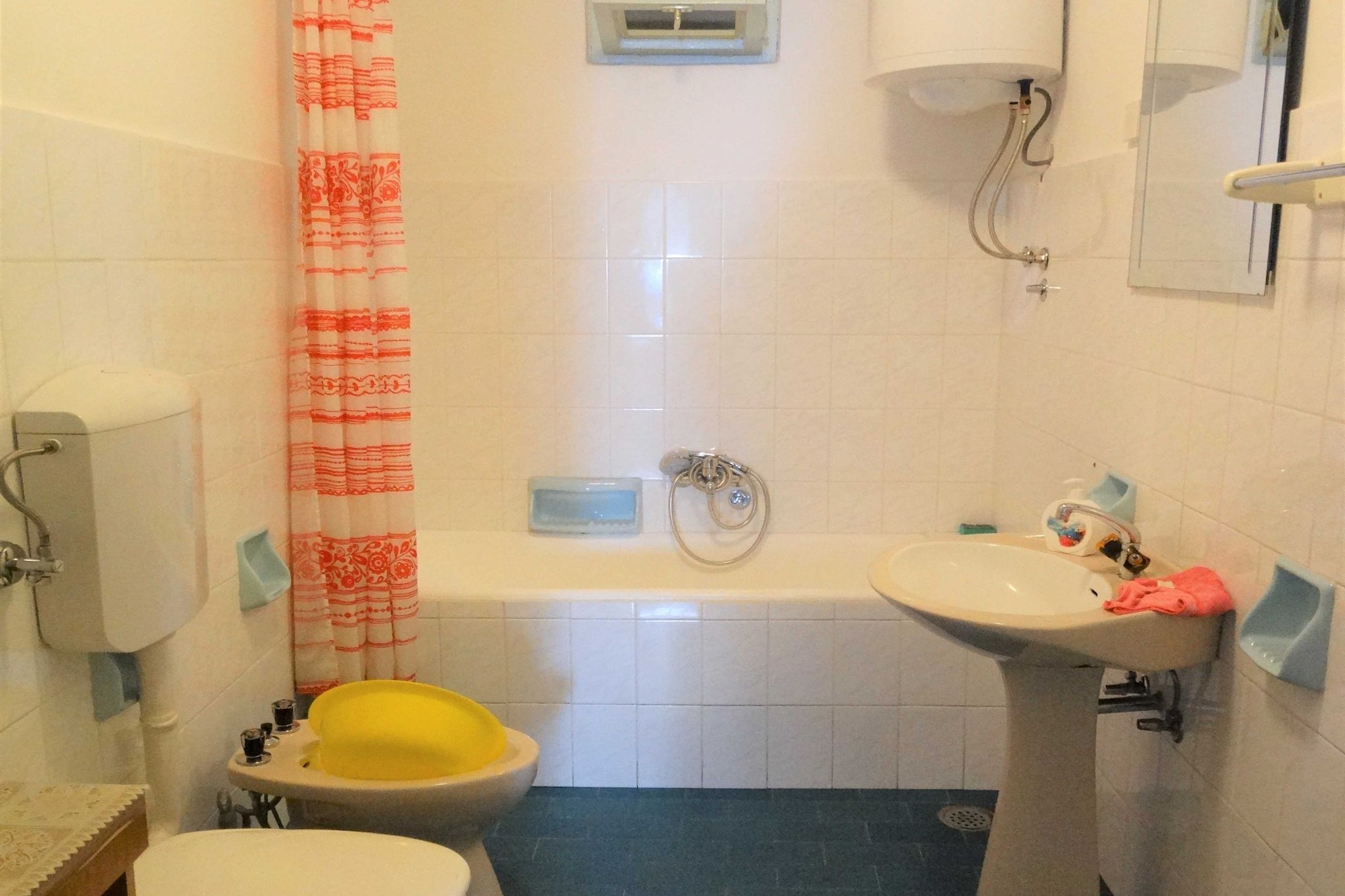 Airy Crikvenica Apartment with Terrace close to Beach - Three Bedroom Apartment  with Terrace-Badkamer
