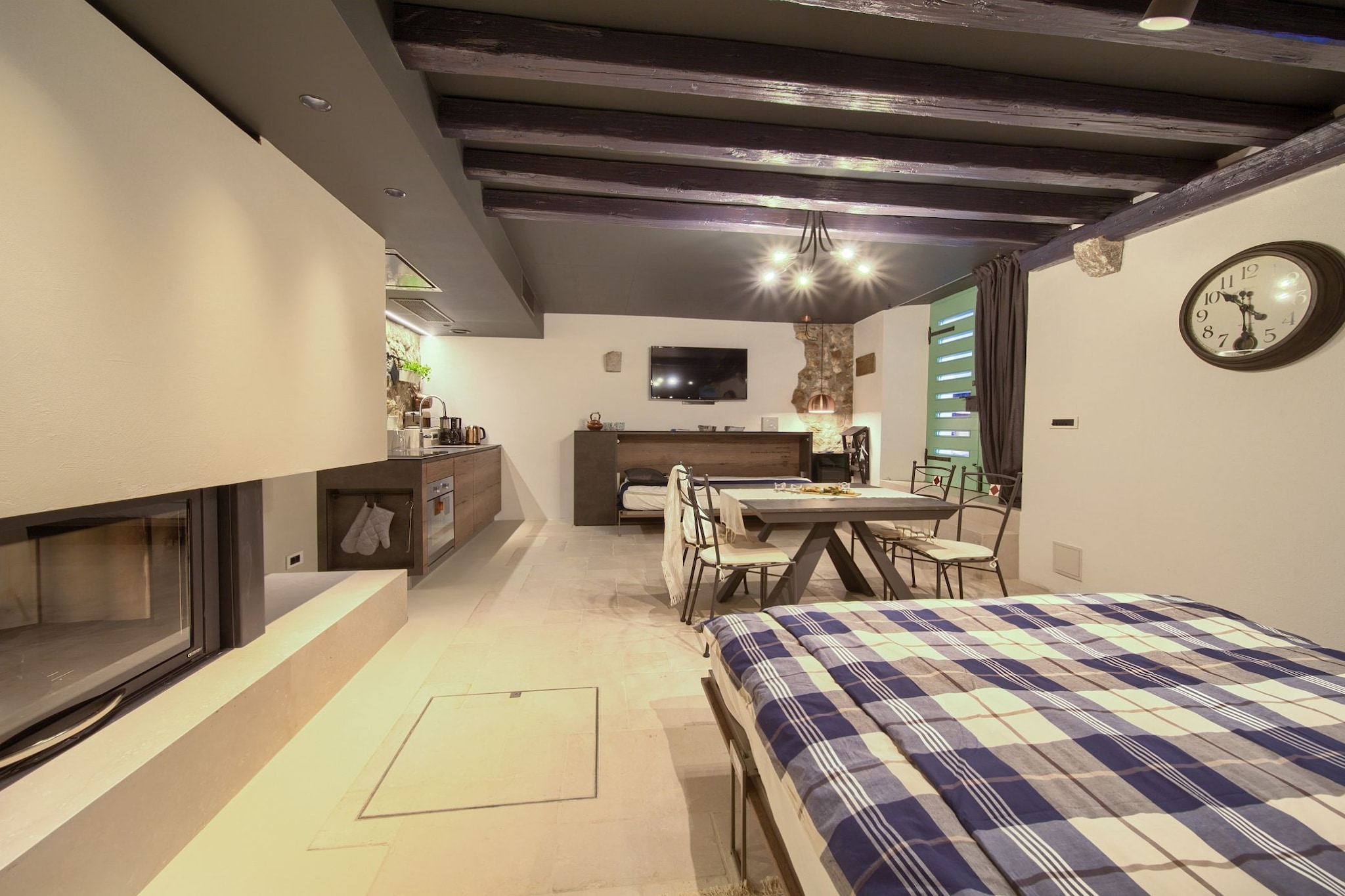 Vibrant and Elegant Downtown Krk Apartments - Studio Apartment (owner 1)-Chambre