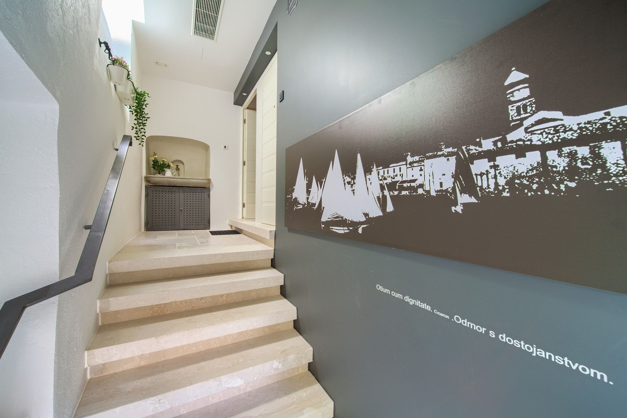 Vibrant and Elegant Downtown Krk Apartments - Classic Studio Apartment (owner 2)-Escaliers