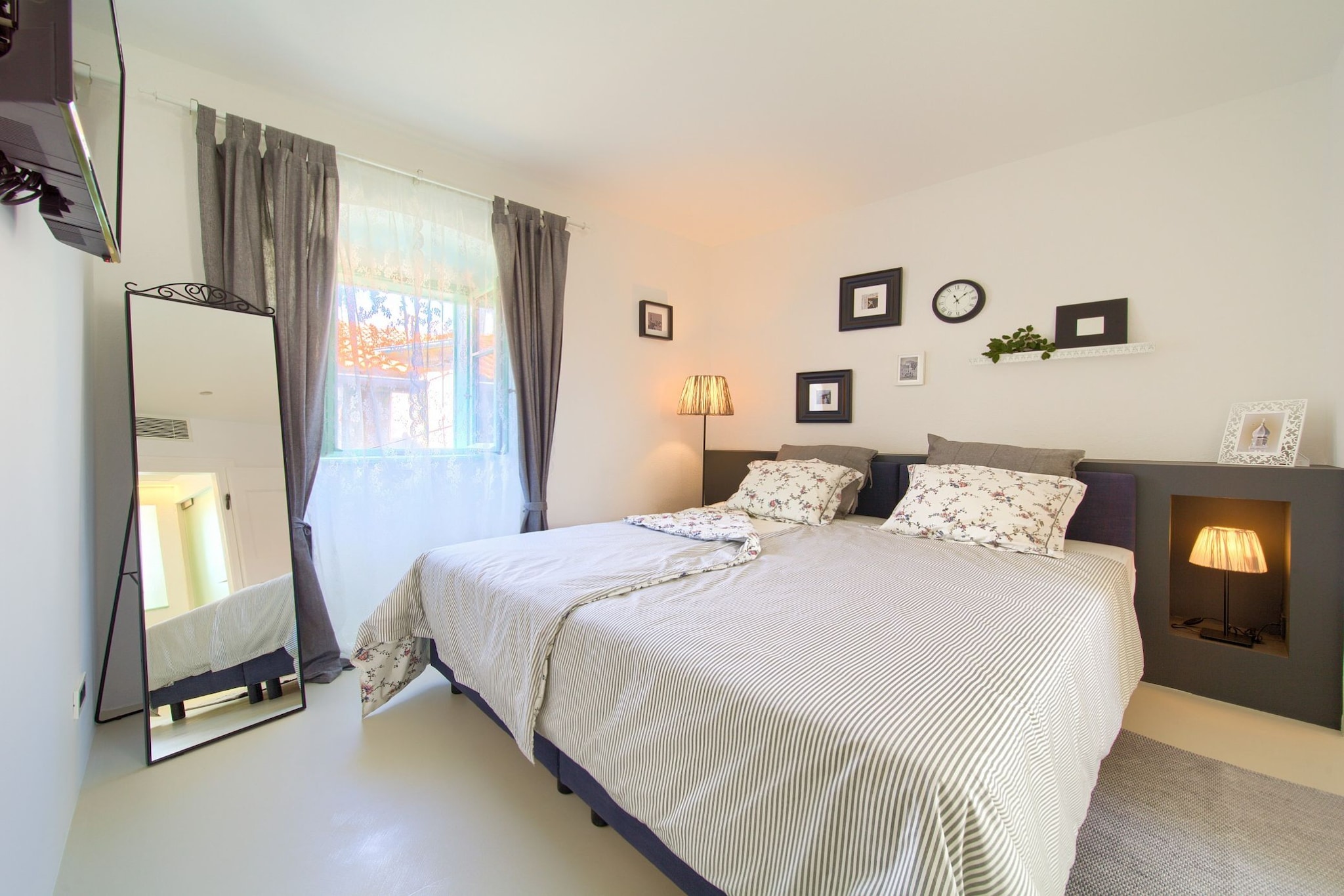 Vibrant and Elegant Downtown Krk Apartments - One Bedroom Apartment (owner 3)-Chambre