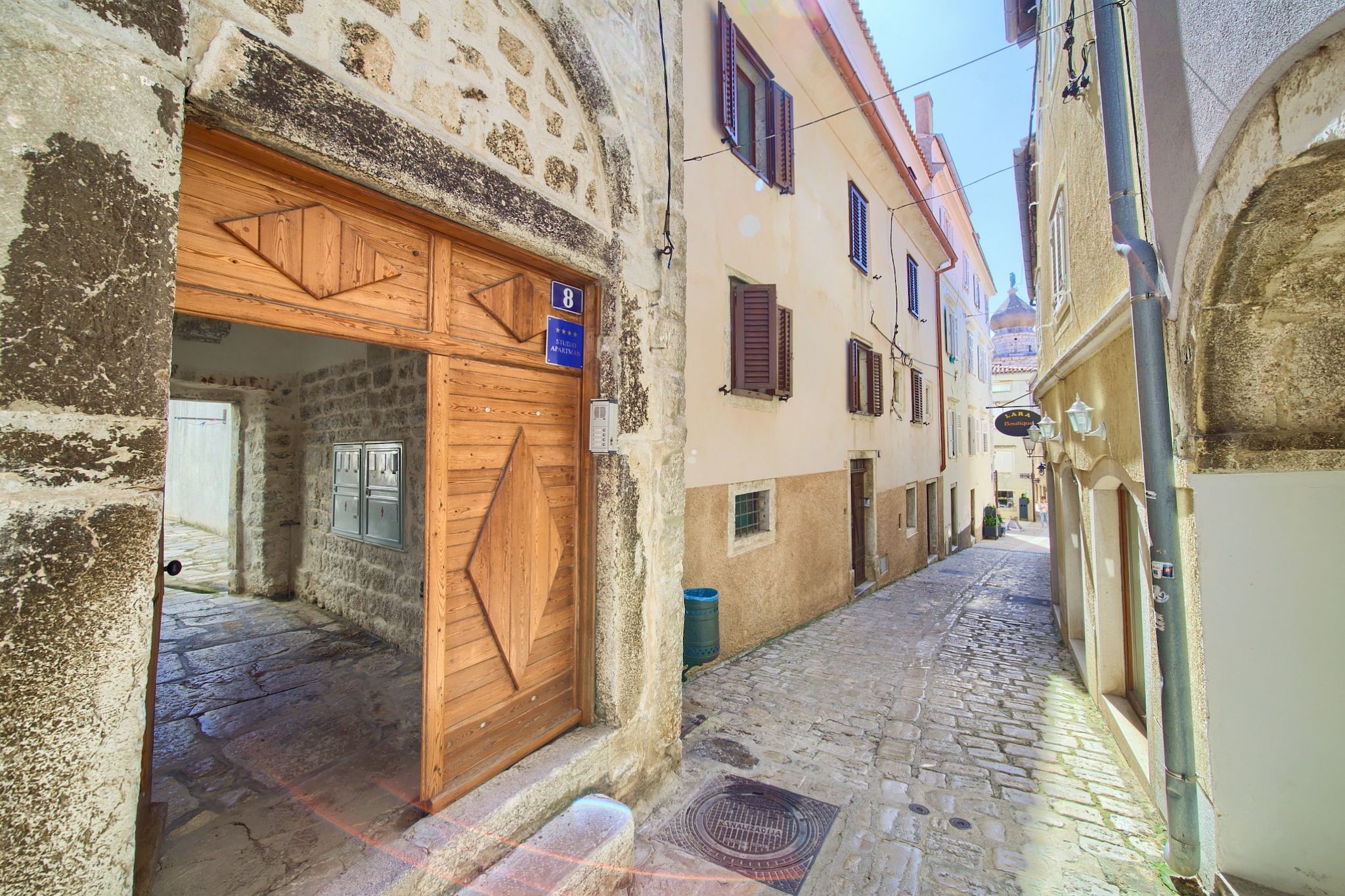 Chic and Charming Krk Downtown Apartments - Classic Studio Apartment (owner Lemon)-Outdoor