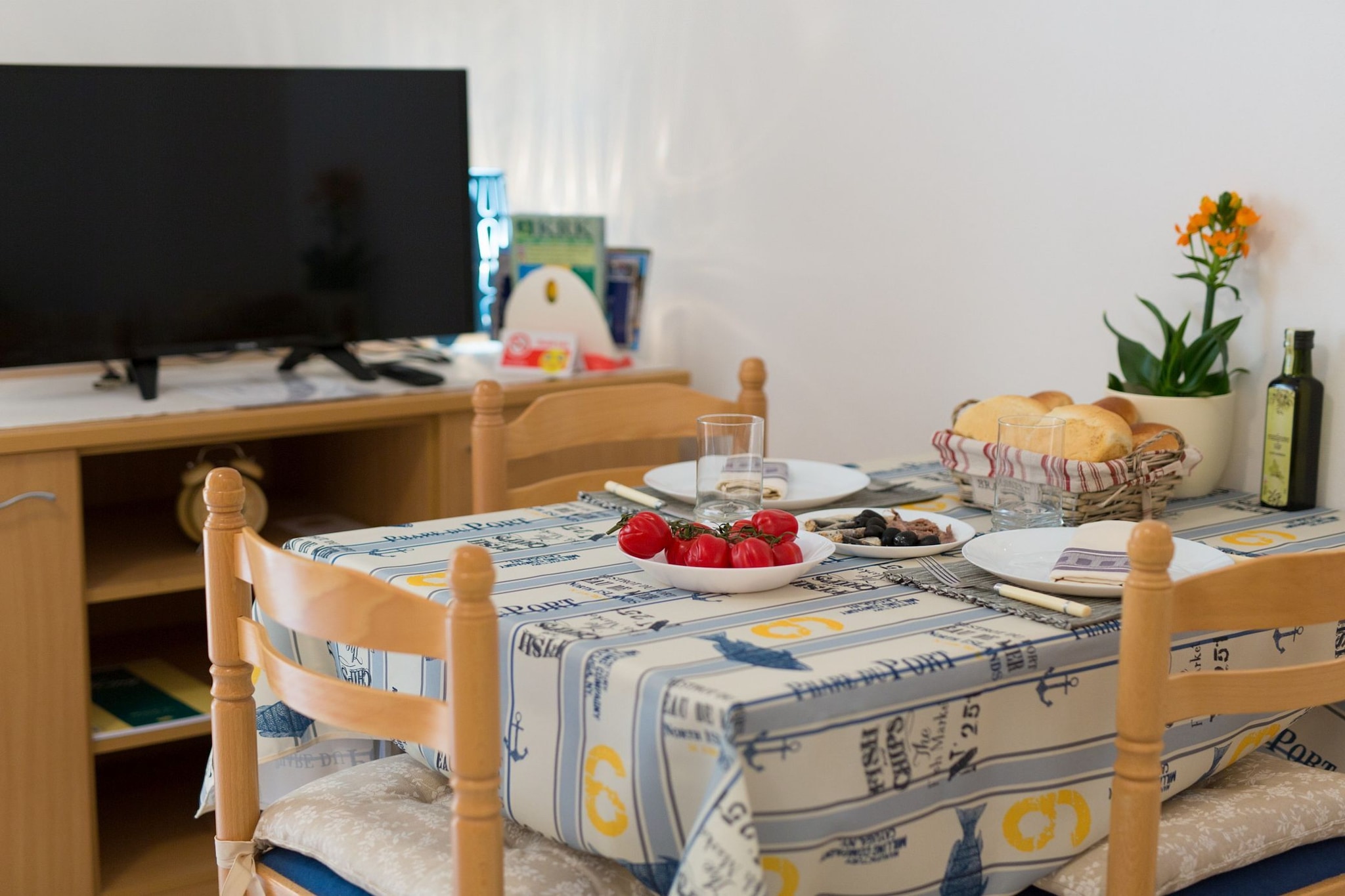 Chic and Charming Krk Downtown Apartments - Classic Studio Apartment (owner Lemon)-Dining room