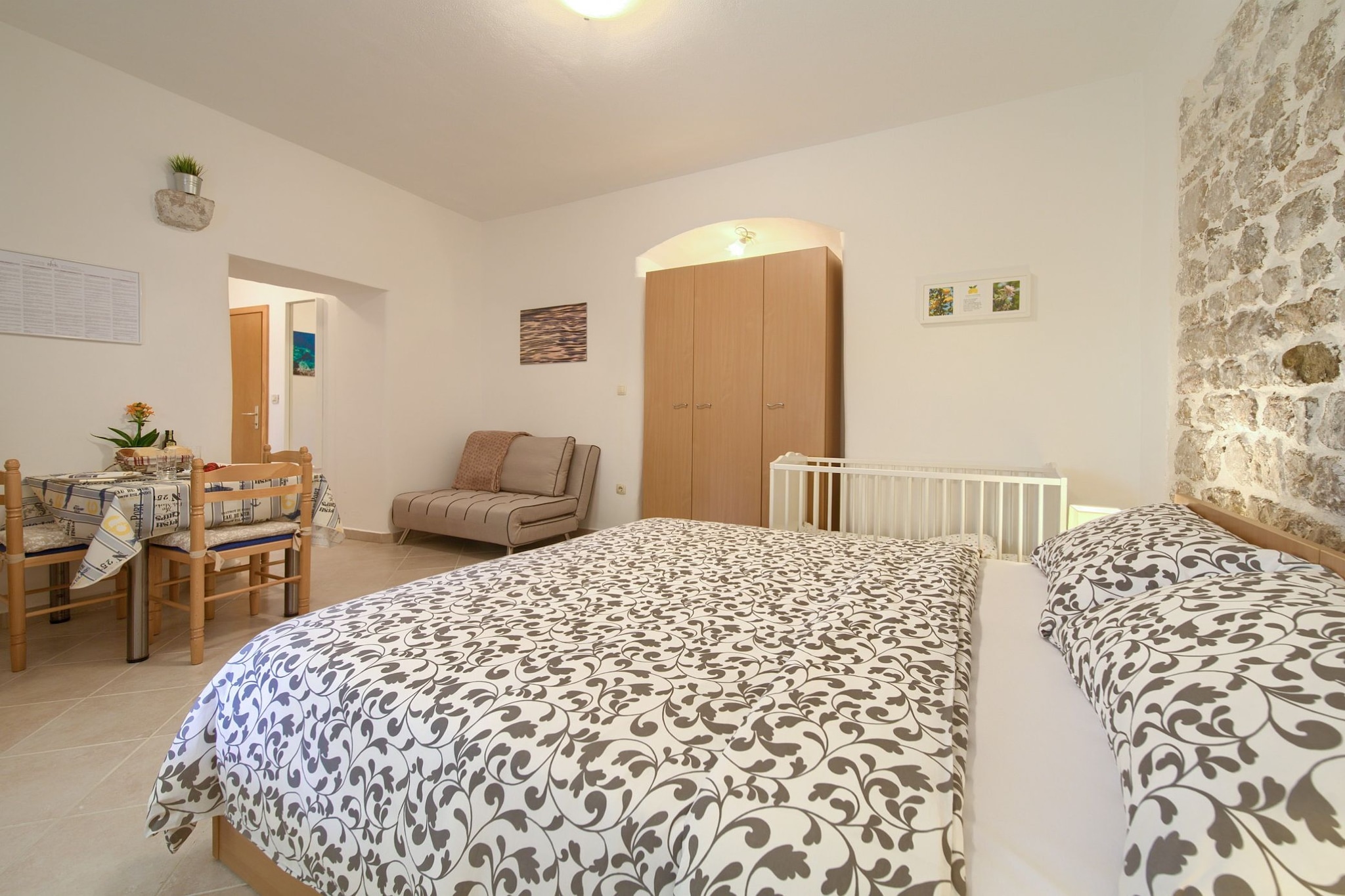 Chic and Charming Krk Downtown Apartments - Classic Studio Apartment (owner Lemon)
