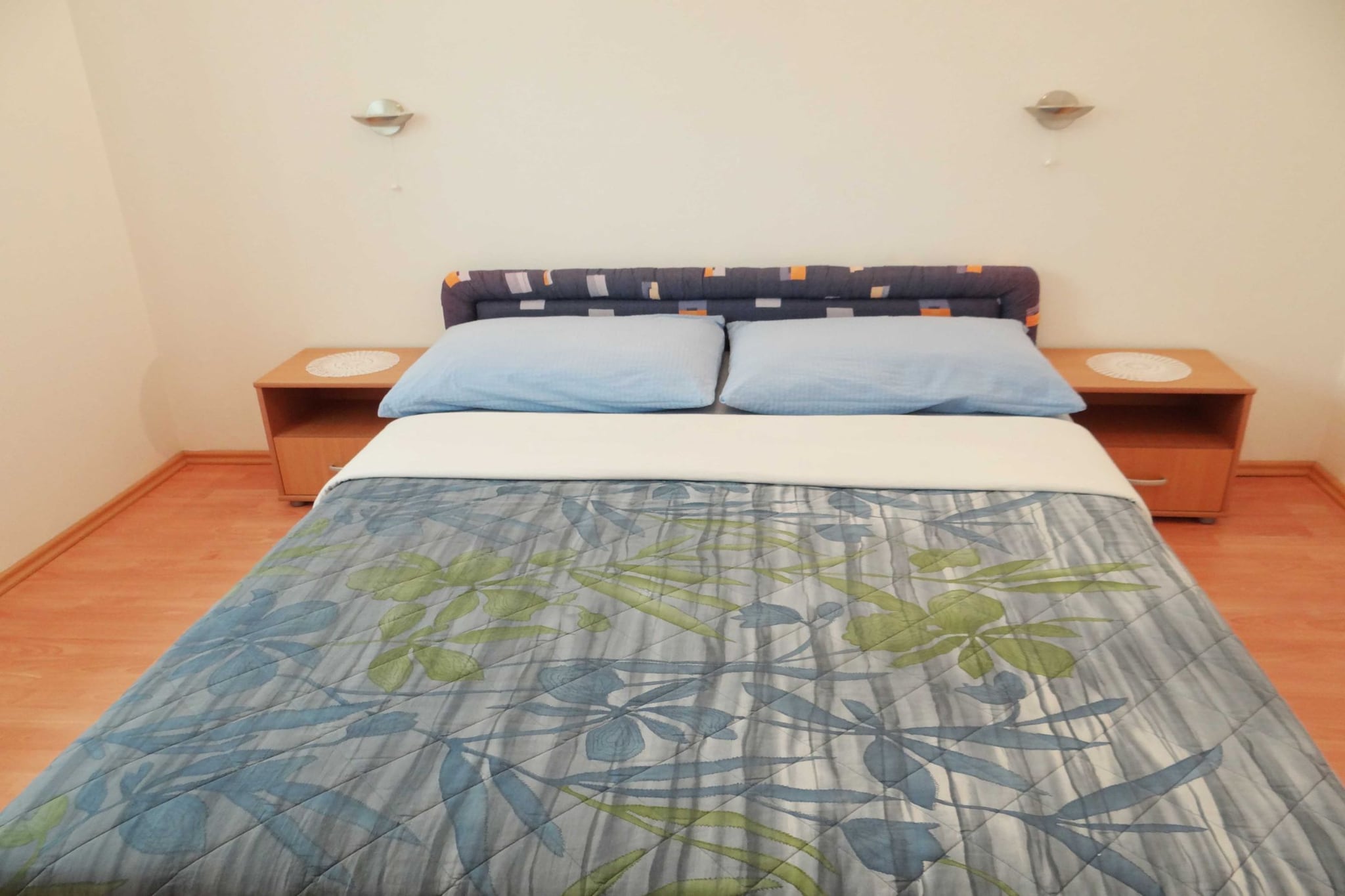 Bright Krk Apartment with Balcony and Beach Proximity - One Bedroom Apartment-Chambre