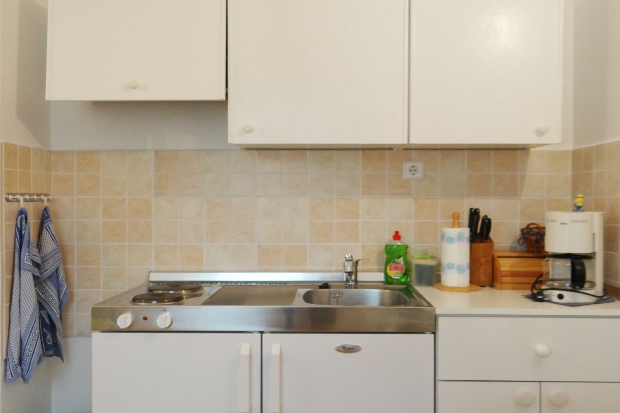Bright Krk Apartment with Balcony and Beach Proximity - One Bedroom Apartment-Cuisine