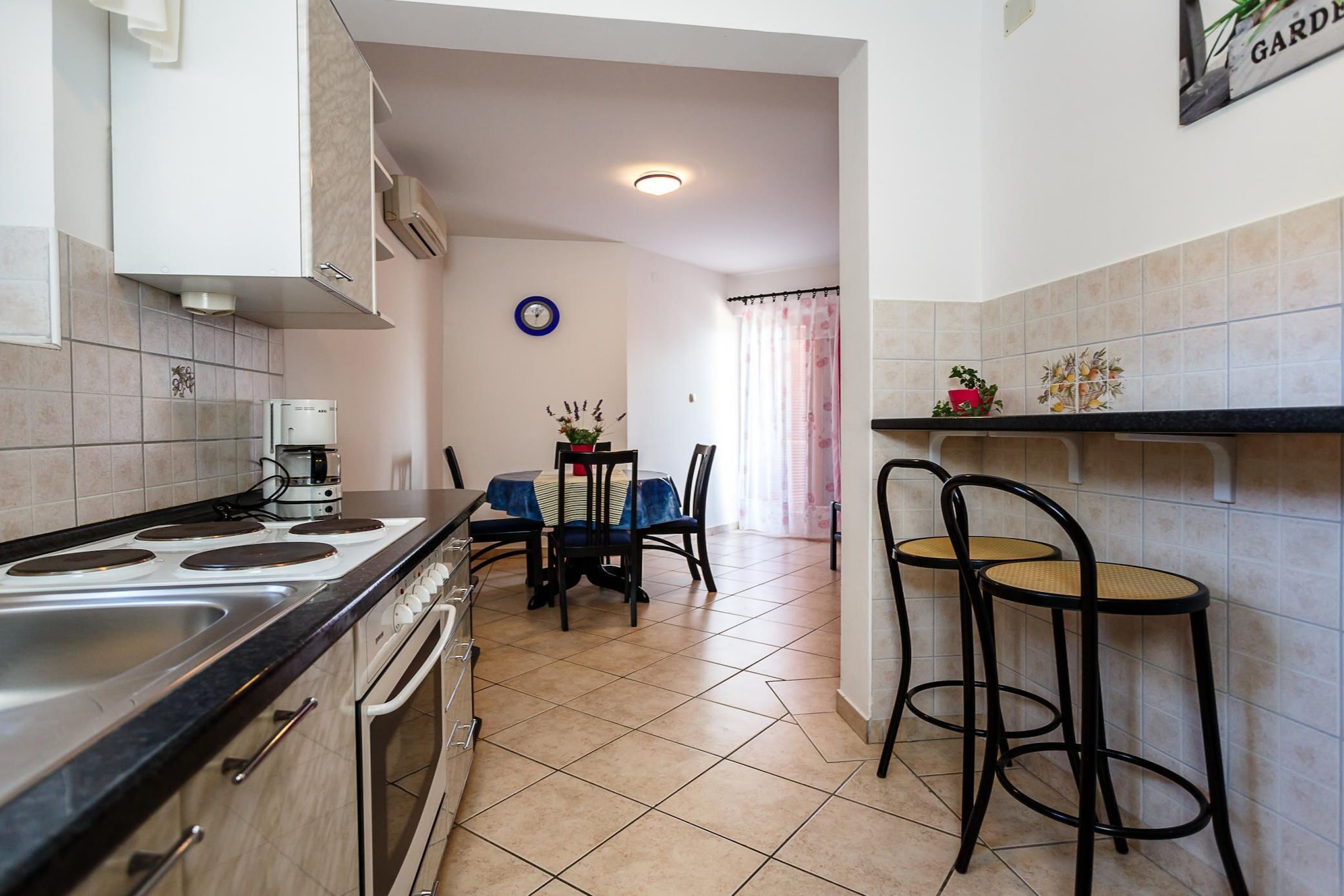 Comfortable and Sunny Krk Apartment - One Bedroom Apartment with Terrace-Cuisine