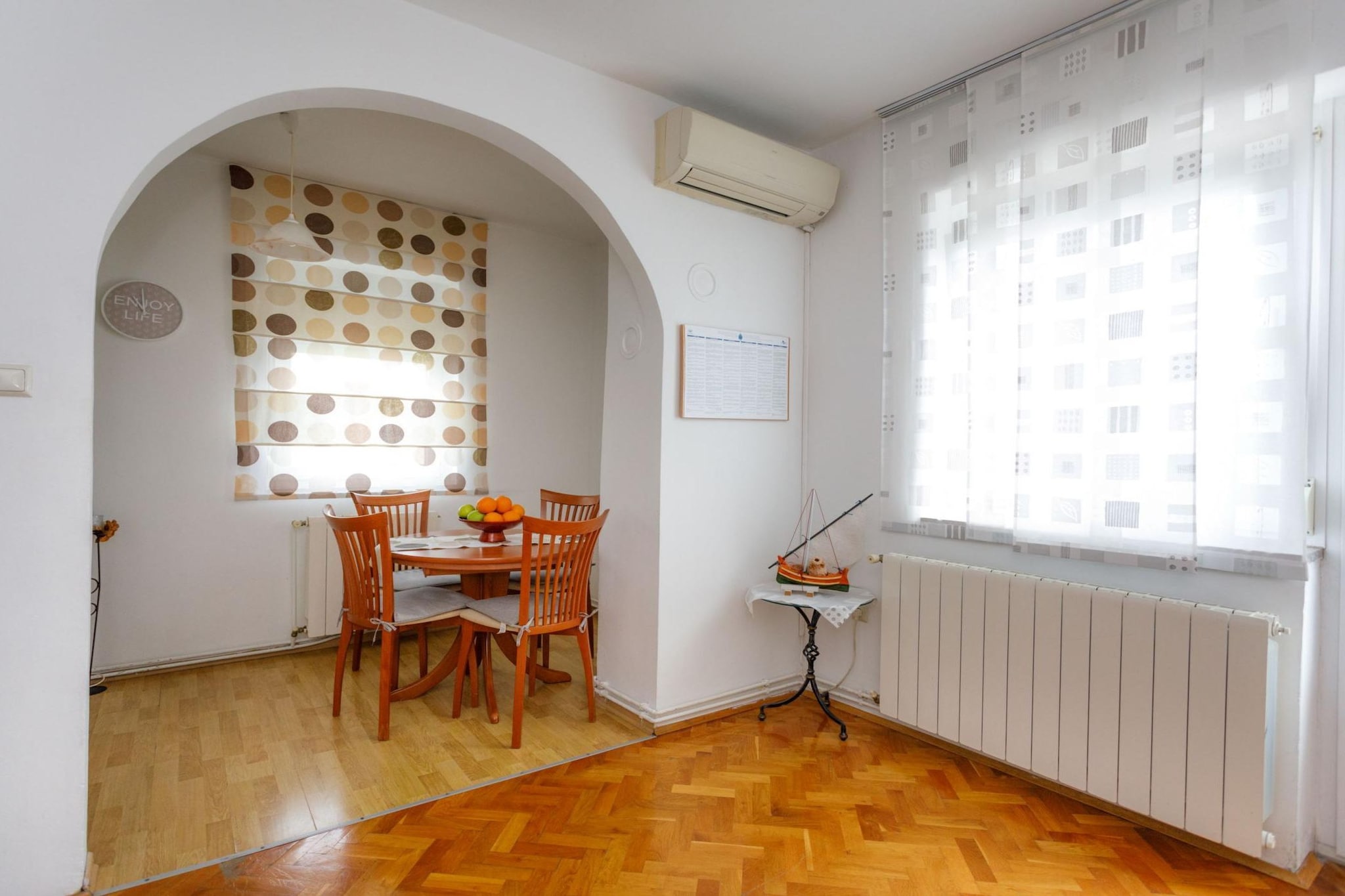 Charming and Tranquil Krk Center Apartment - One Bedroom Apartment with  Balcony-Salle à manger