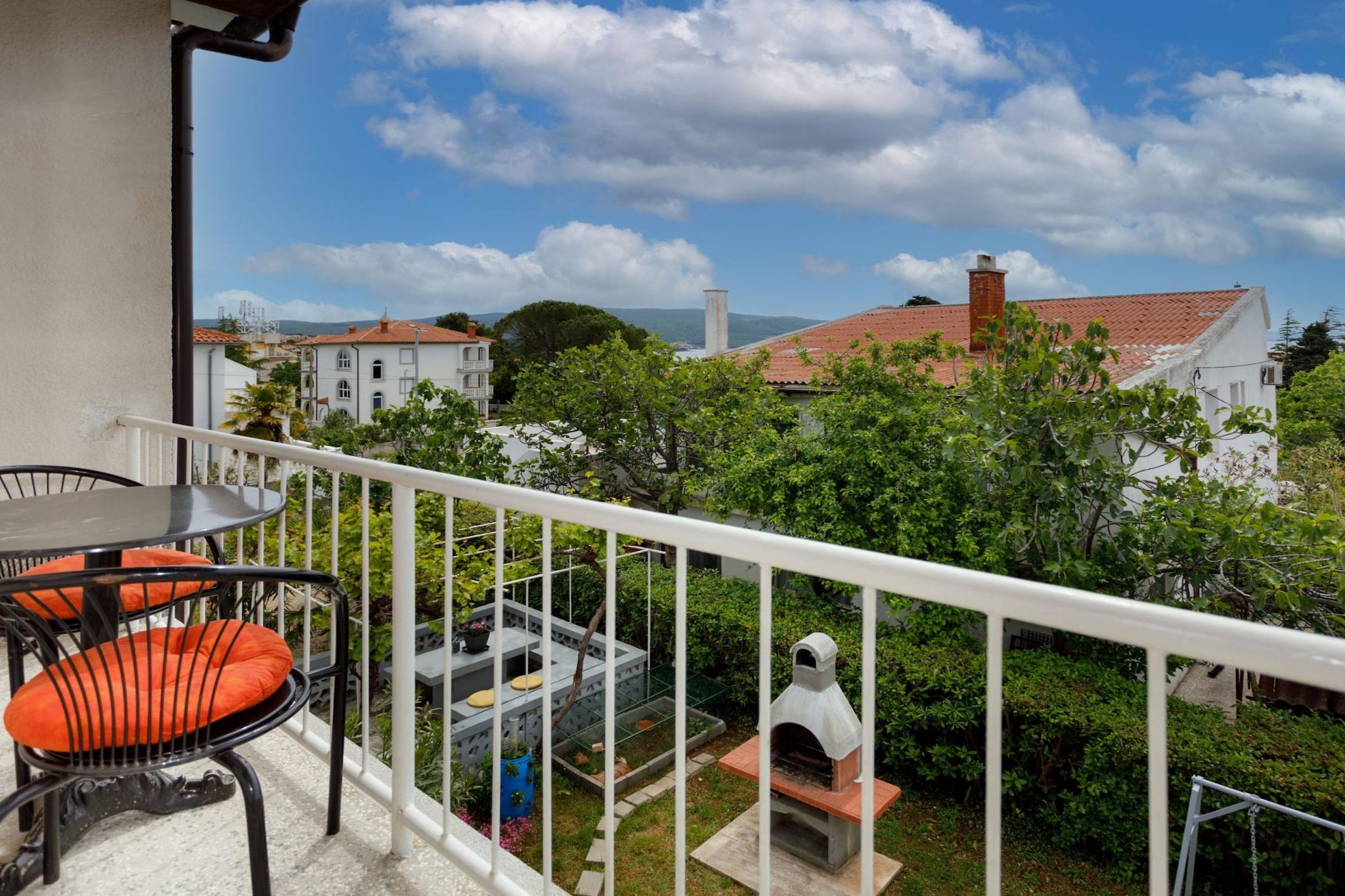 Charming and Tranquil Krk Center Apartment - One Bedroom Apartment with  Balcony-Terrasse / balcon